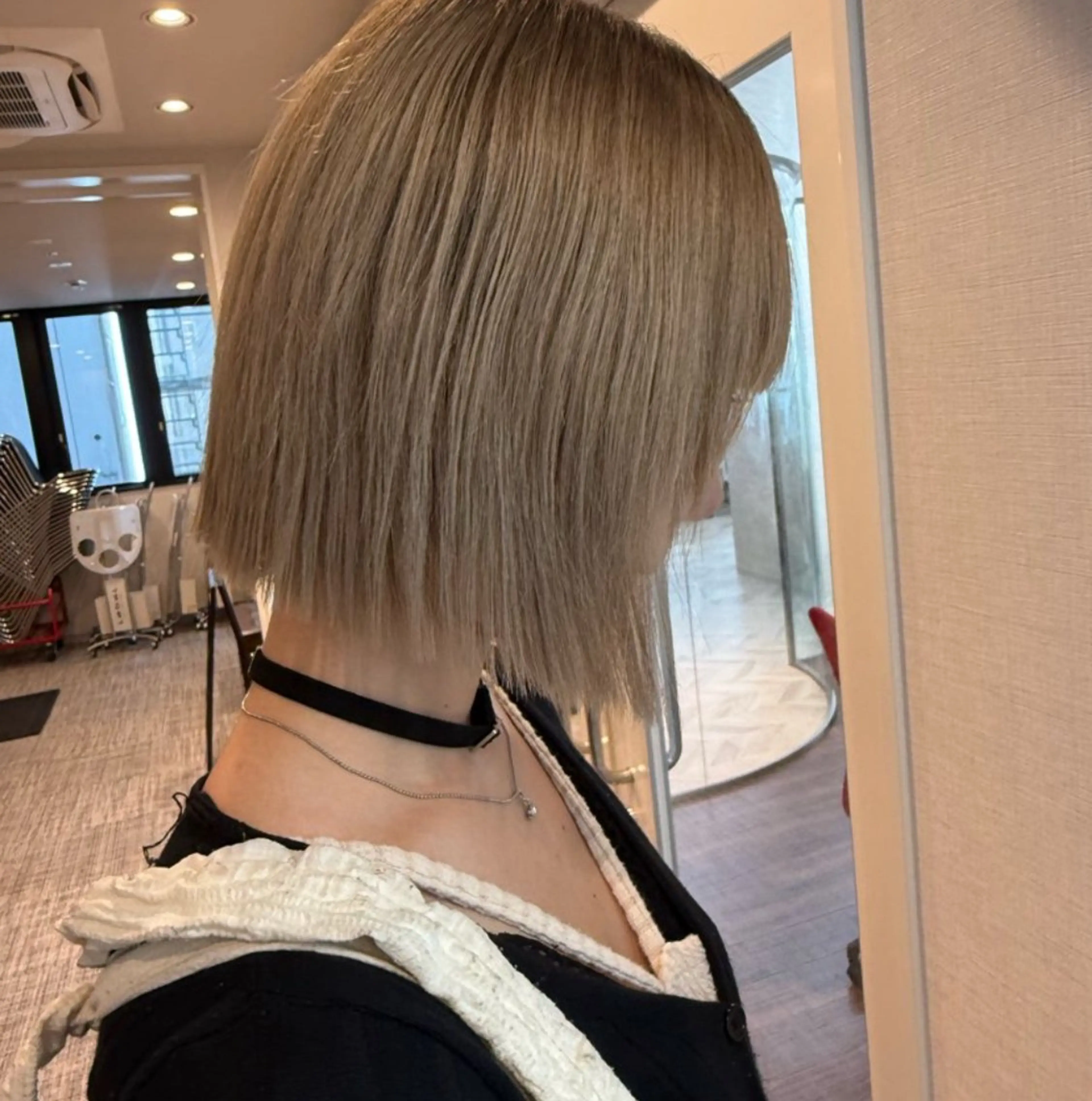 ミディアム ｢韓国風カラー ｣サナのヘアスタイル