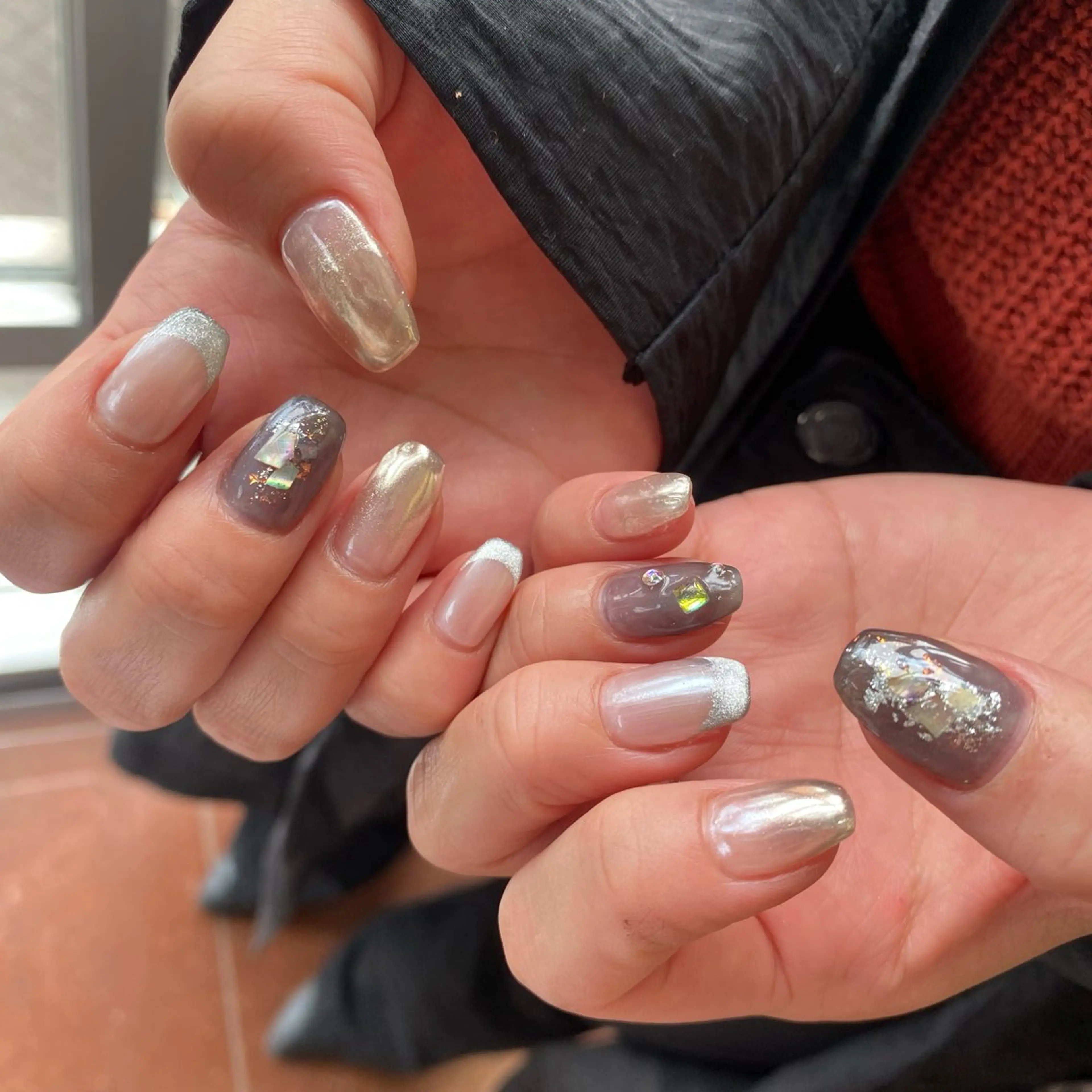 ネイル フットネイル フレンチネイル ジェルネイル グラデーション マグネットネイル misa🫧ナチュラ ル縮毛矯正/髪質改善のヘアスタイル