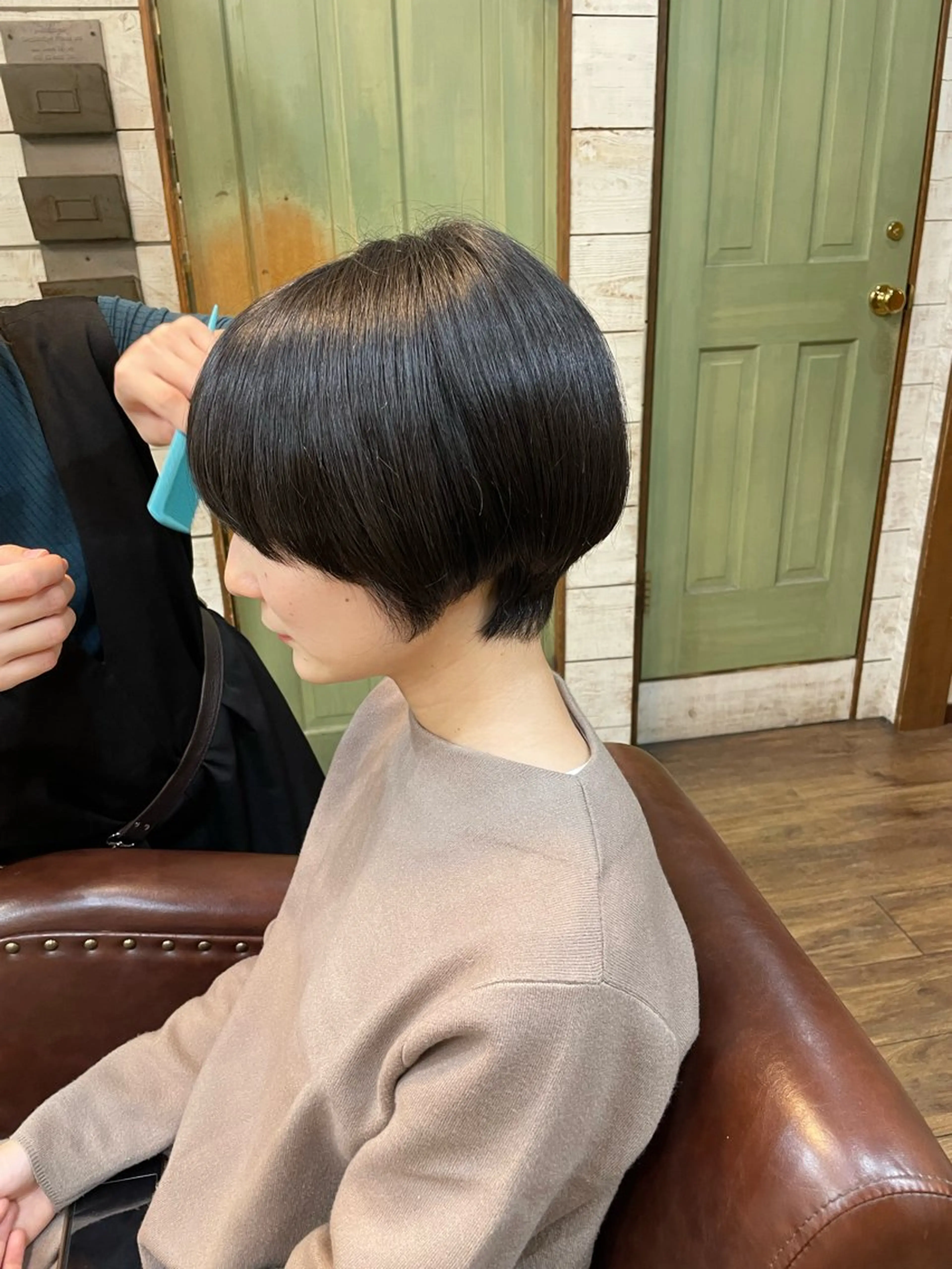 ショート レイヤーカット 🌱 ブリーチ  はるかのヘアスタイル