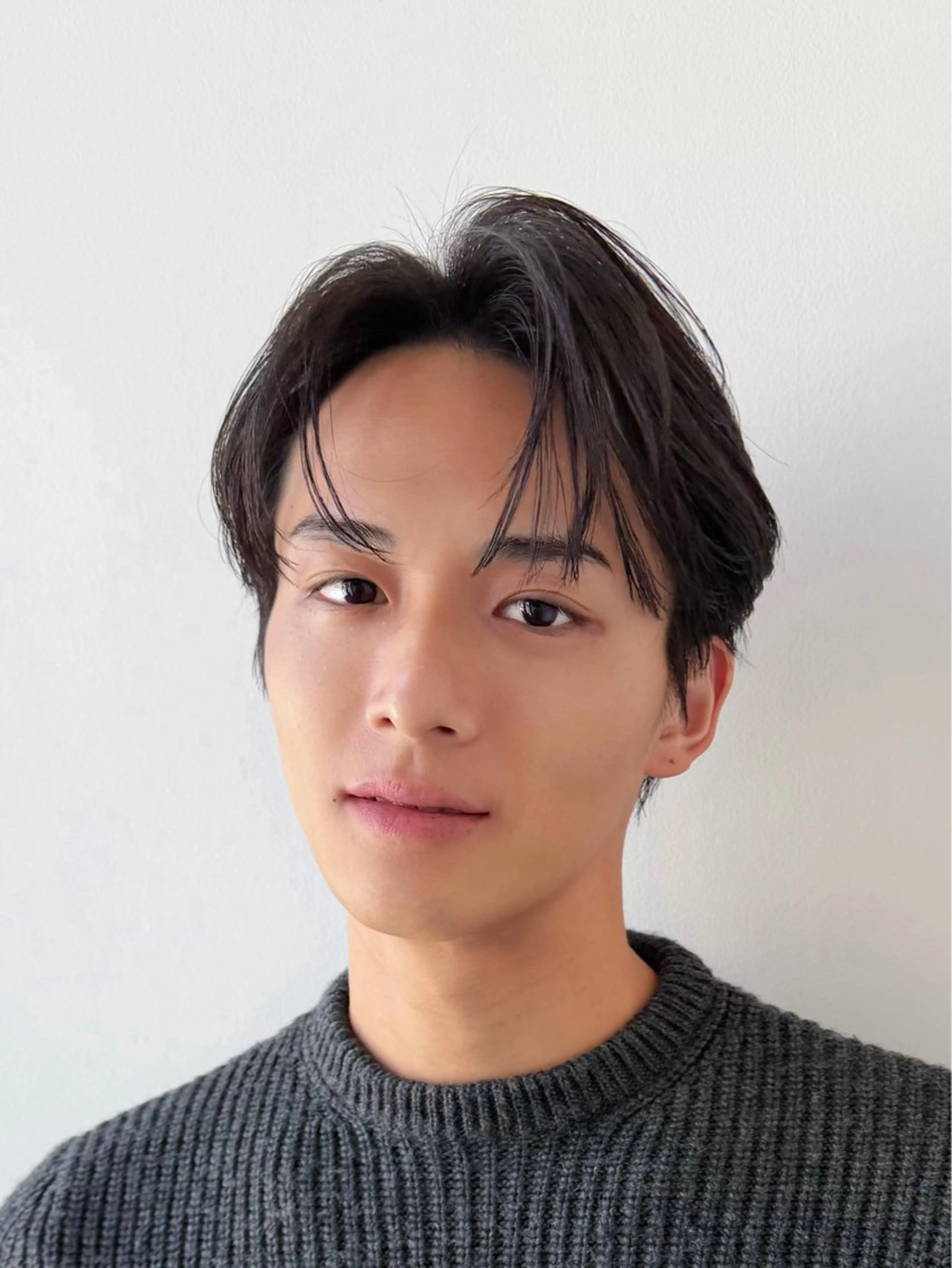 ミディアム メンズ センターパート カット トリートメント ニュアンスパーマ/ フェザーパーマ/平木のヘアスタイル