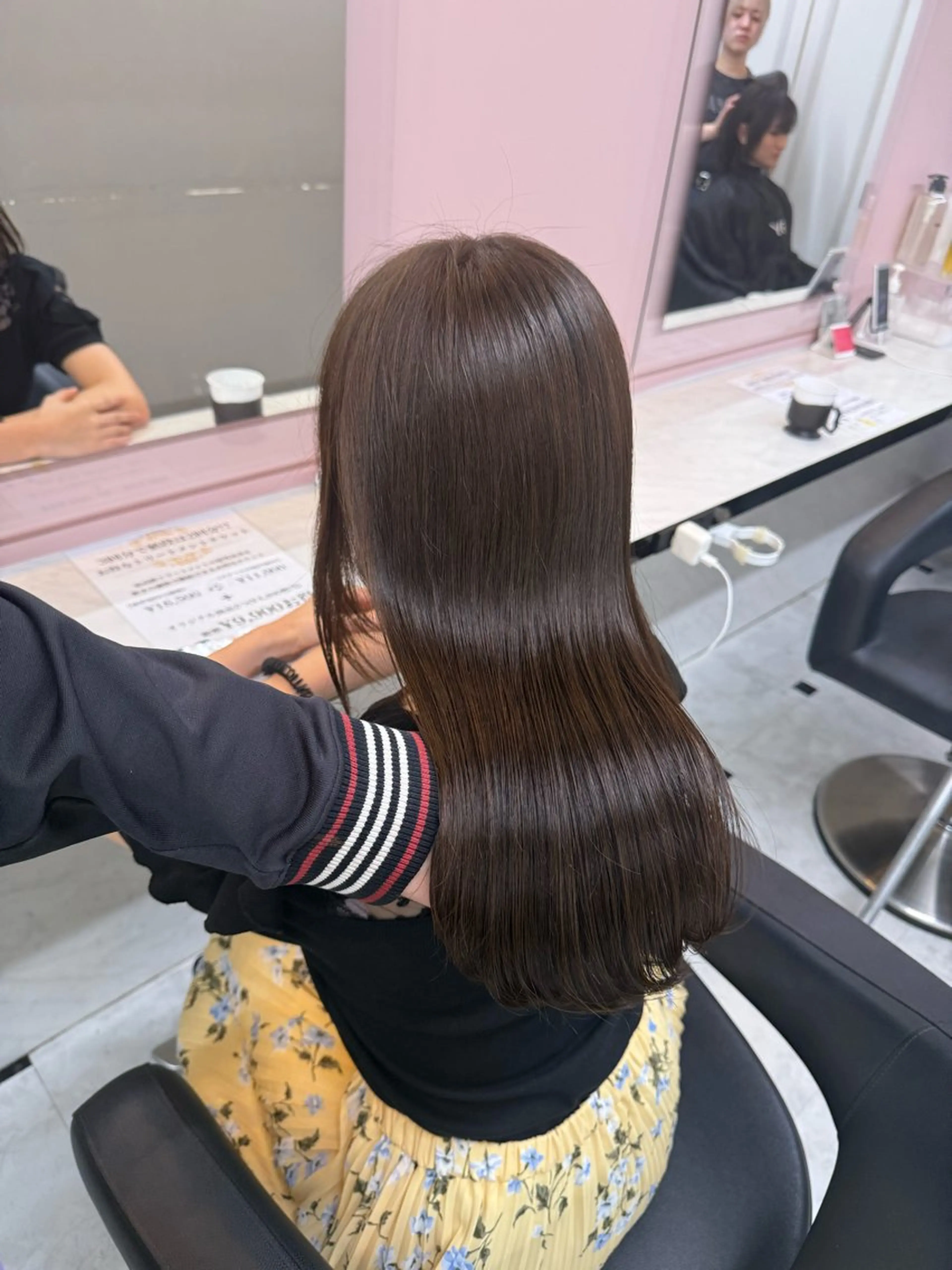 ロング カラー グレージュ オリーブグレージュ オリーブグレー カット ヘアカラー トリートメント 韓国風グレージュ 🤍たくみ🤍のヘアスタイル