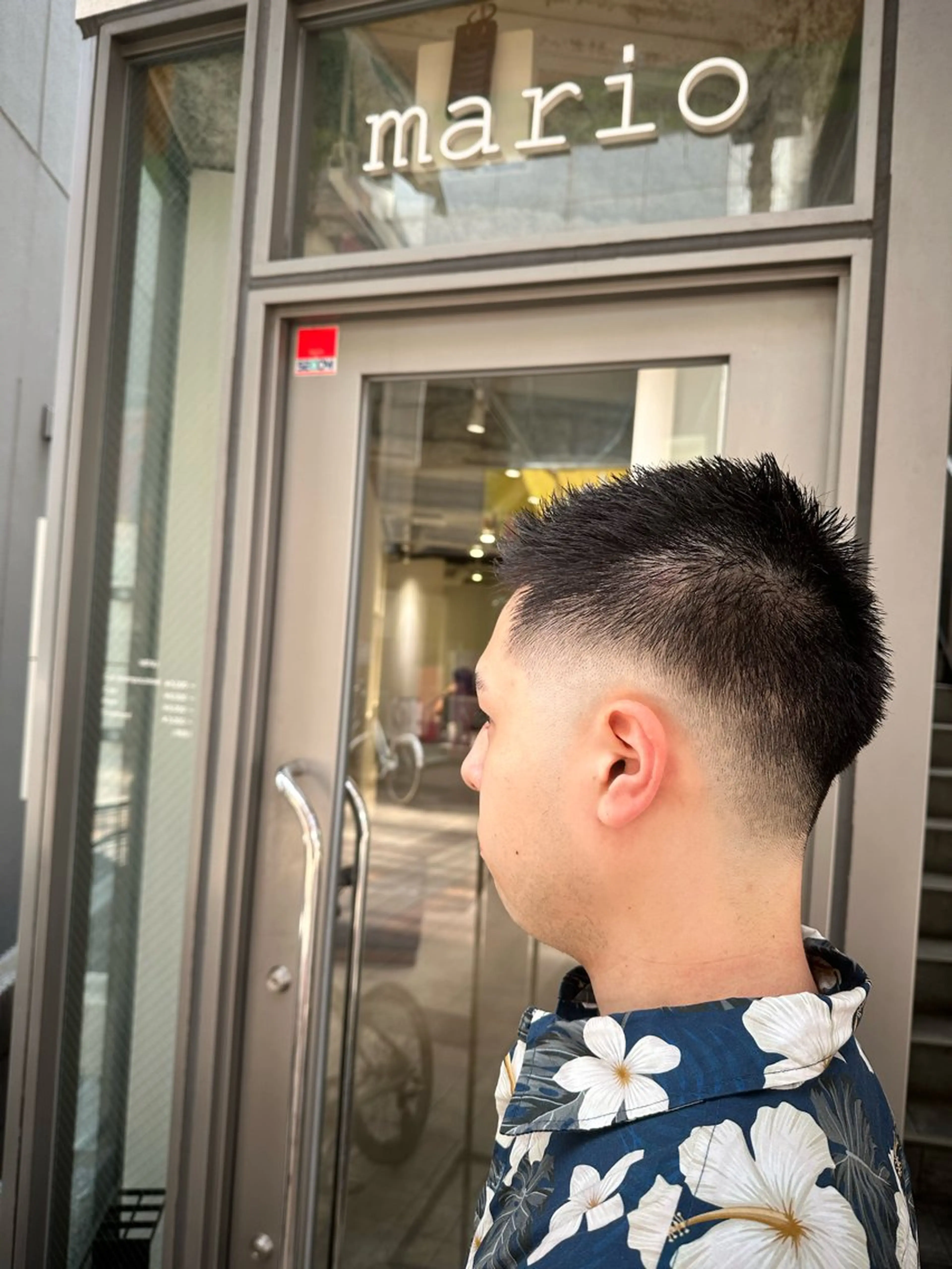 パーマ メンズ フェードカット メンズパーマ 髪質改善 カット 松岡 陸弥のヘアスタイル