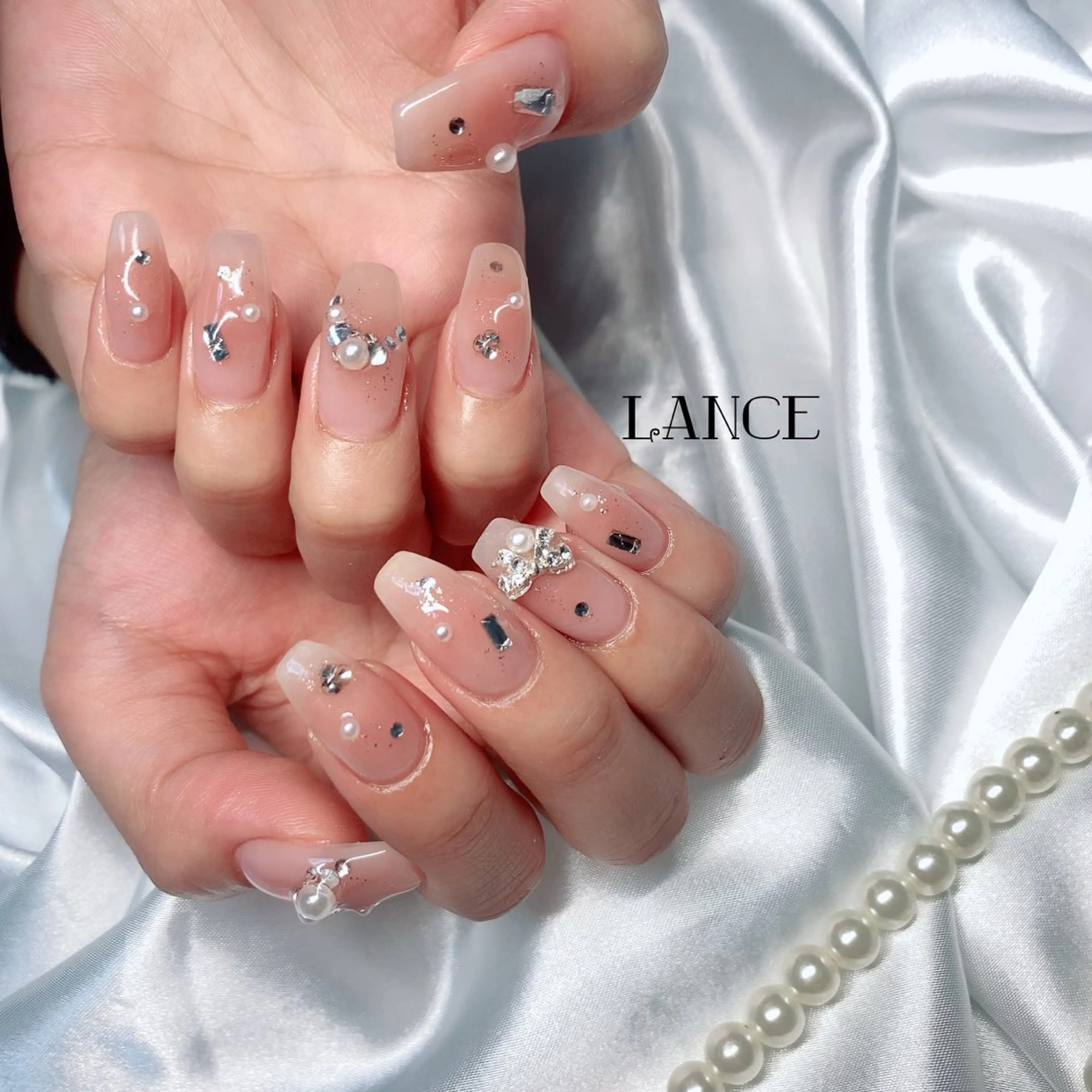 ネイル オーロラネイル フレンチネイル キラキラネイル ニュアンスネイル ピンク ハンドネイル Lance nailのネイルデザイン