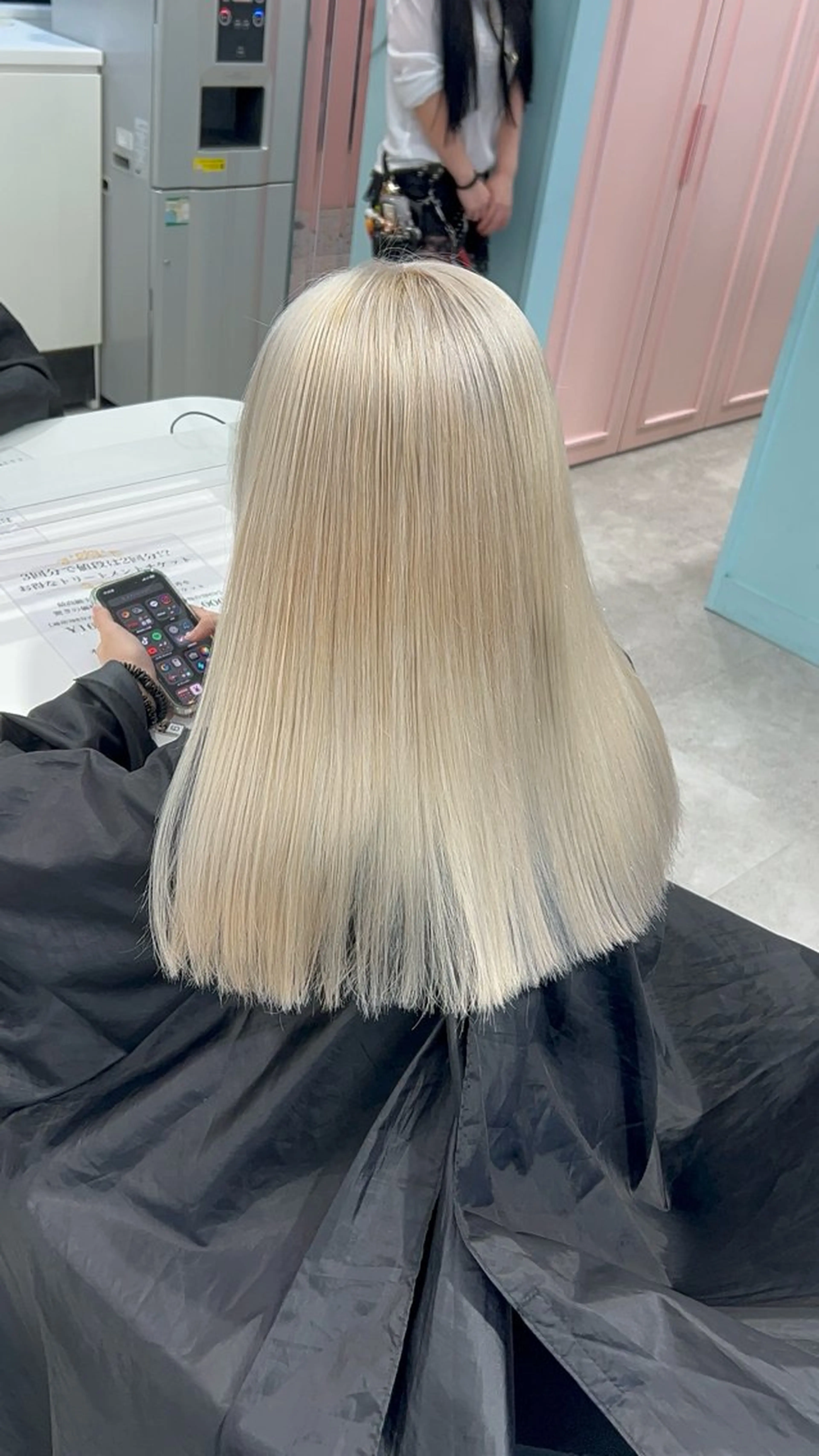 ロング カラー ヘアカラー 履歴修正屋さん／ ブロンド／ホワイトのヘアスタイル