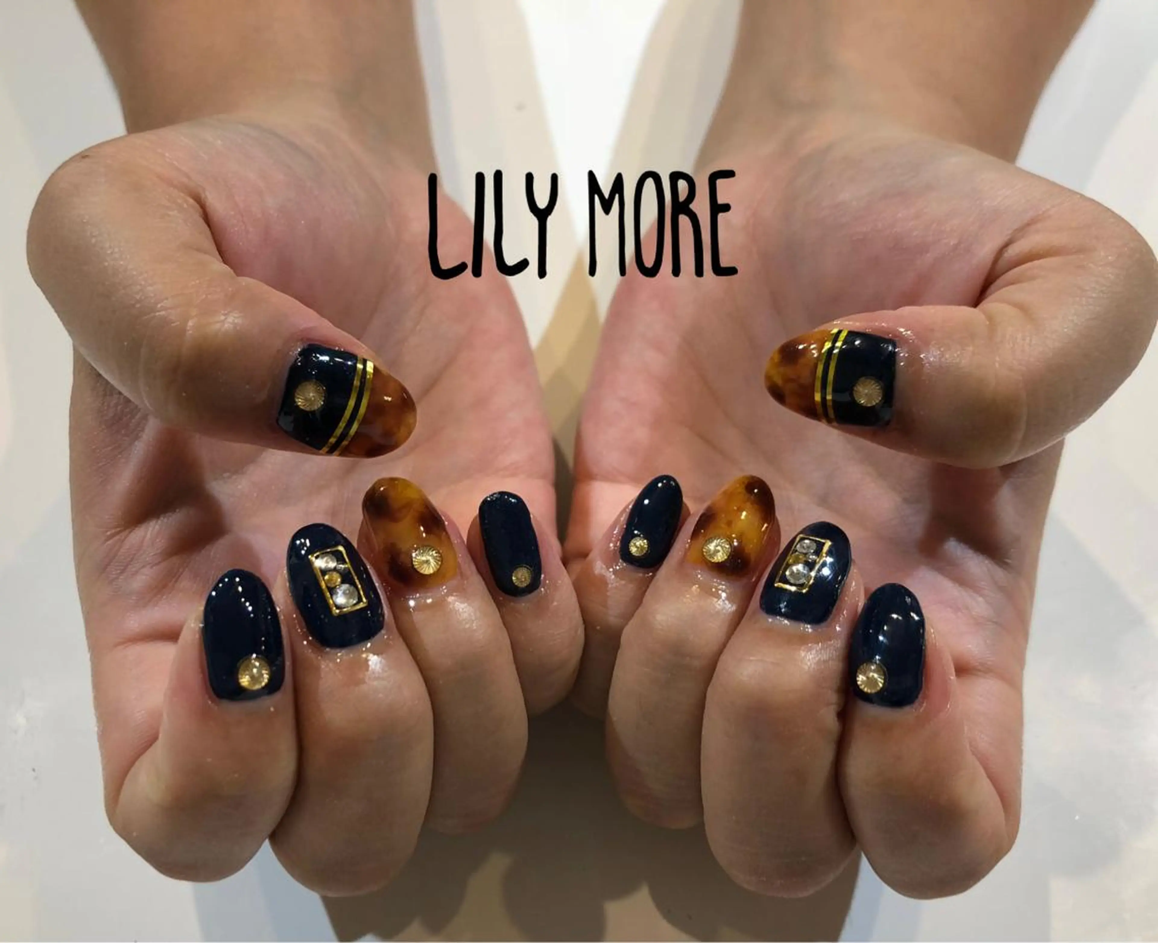 ネイル べっ甲ネイル Lily closetのネイルデザイン