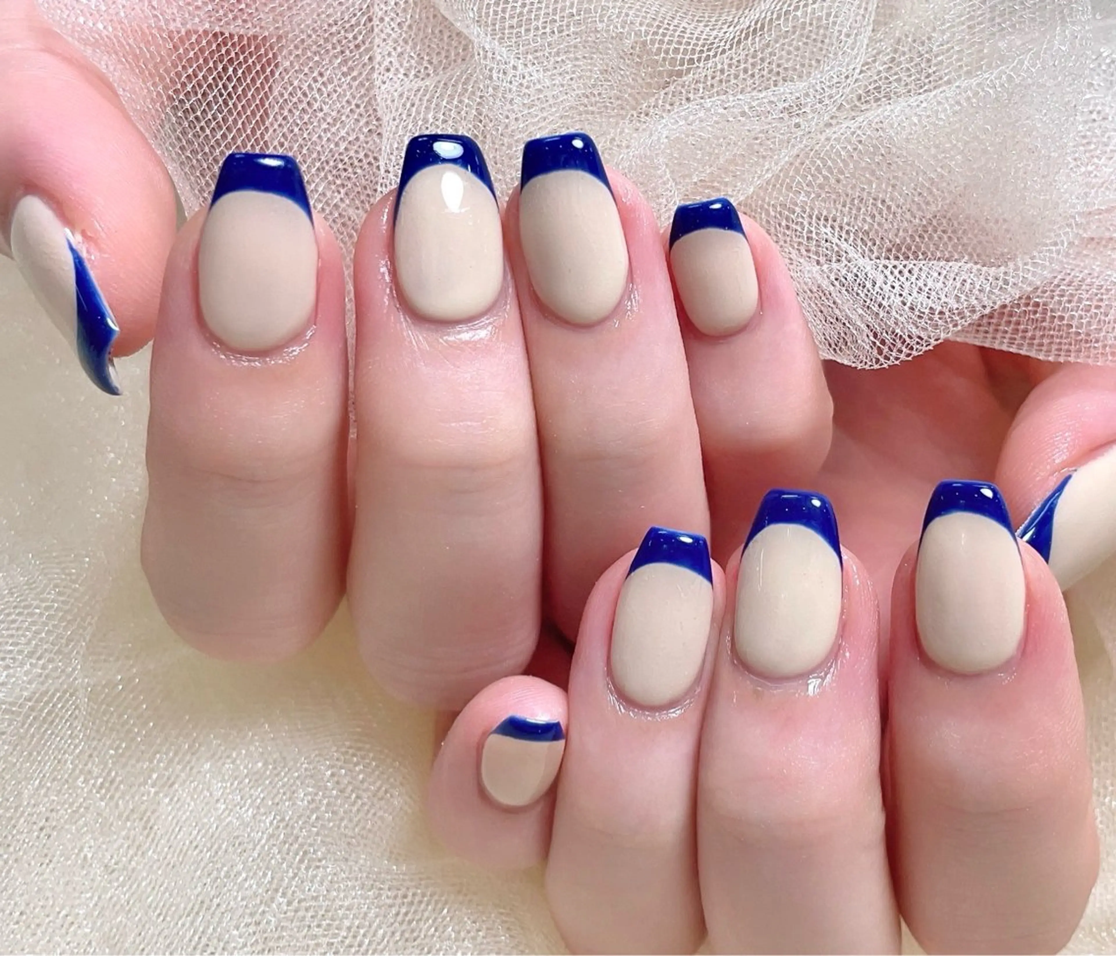 【Hand】 カラーフレンチ(色2個まで)の写真