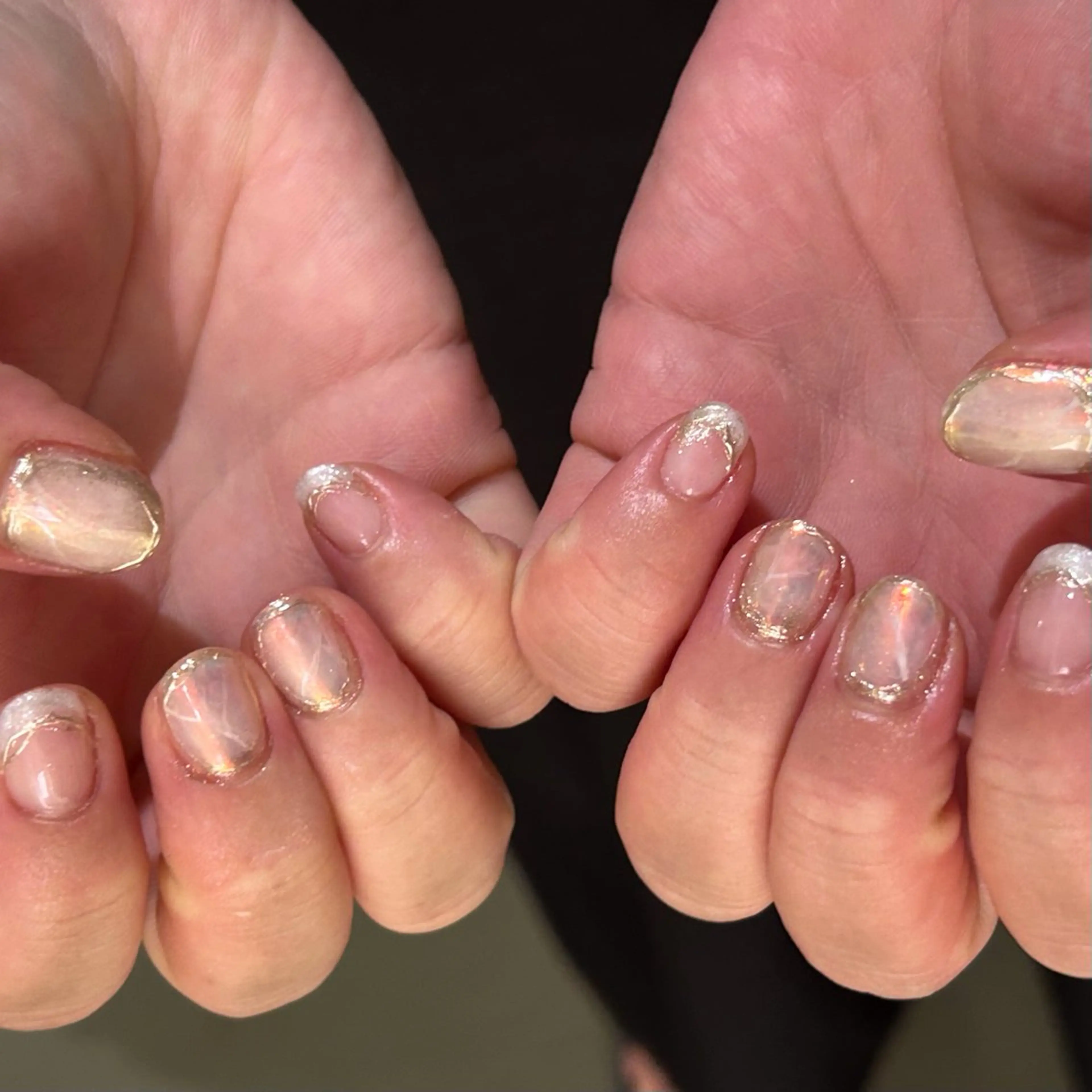 ネイル オーロラネイル フットネイル フレンチネイル ジェルネイル マグネットネイル kiki nail &brow二子玉川の眉毛・アイブロウイメージ