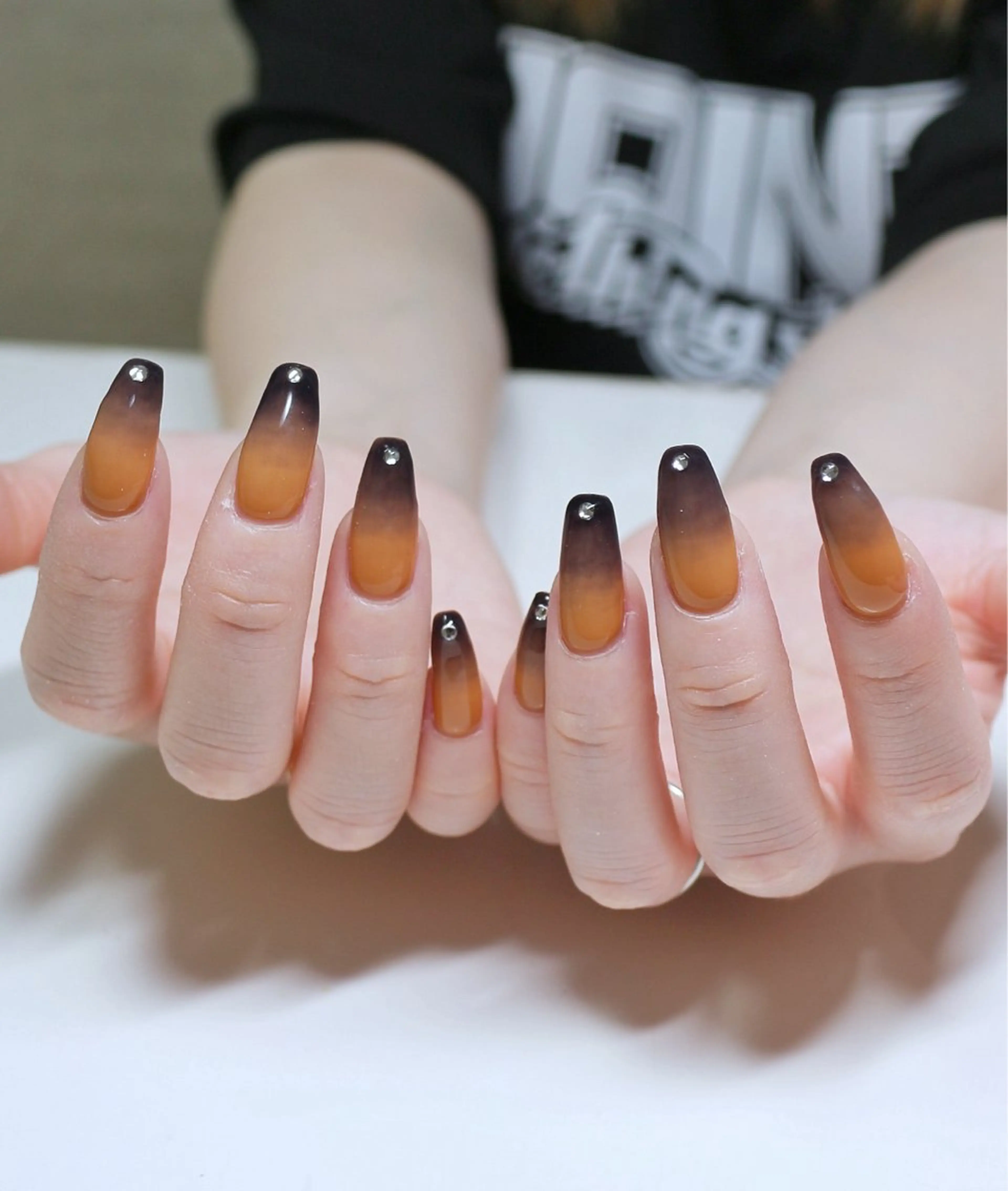 ネイル ブルー グラデーション オレンジ ハンドネイル Baku Nailsのネイルデザイン
