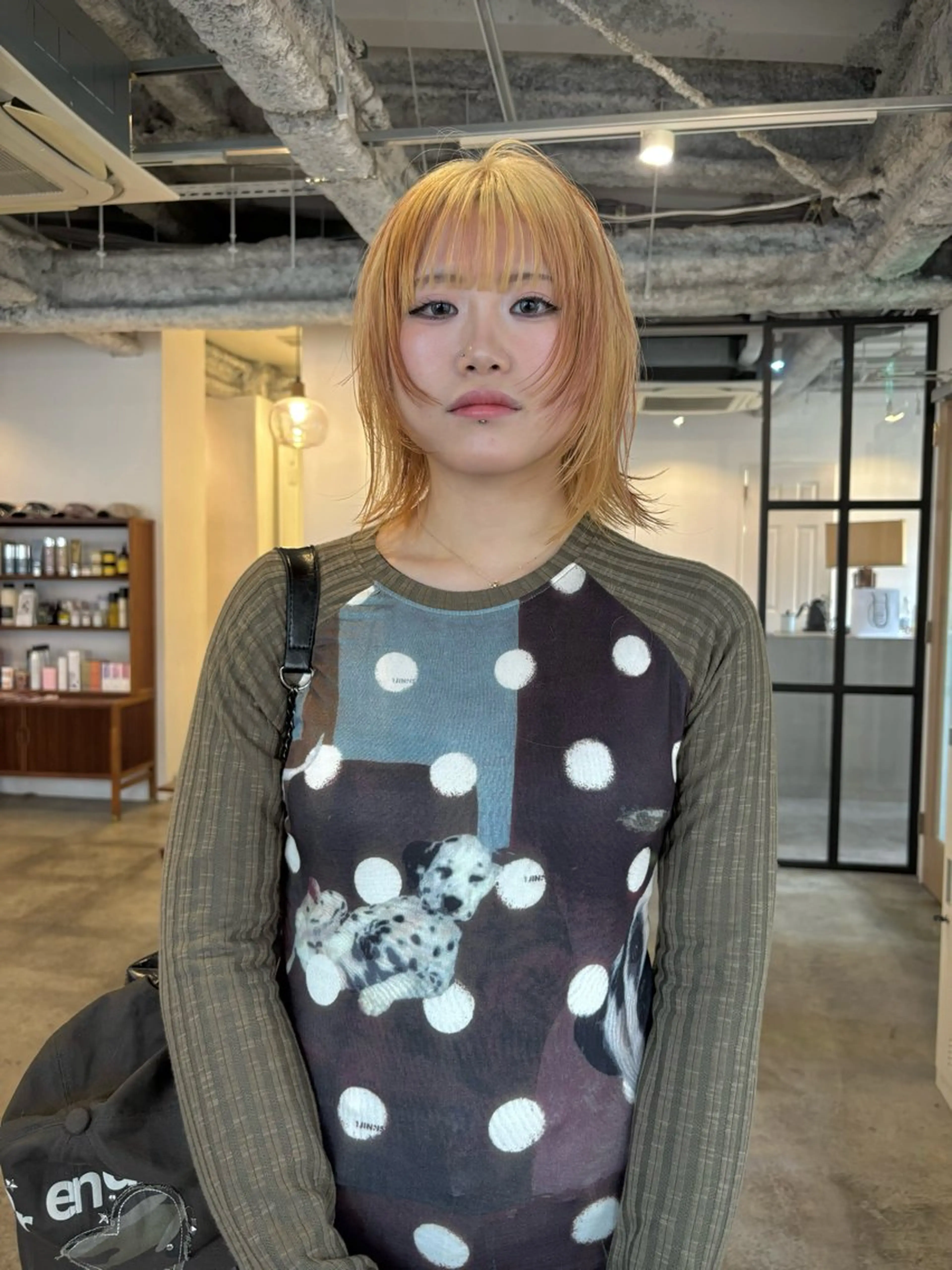 ショート カラー ブラウンカラー ハイトーンカラー オレンジ オレンジブラウン 顔まわりレイヤー カット ヘアカラー yu maのヘアスタイル