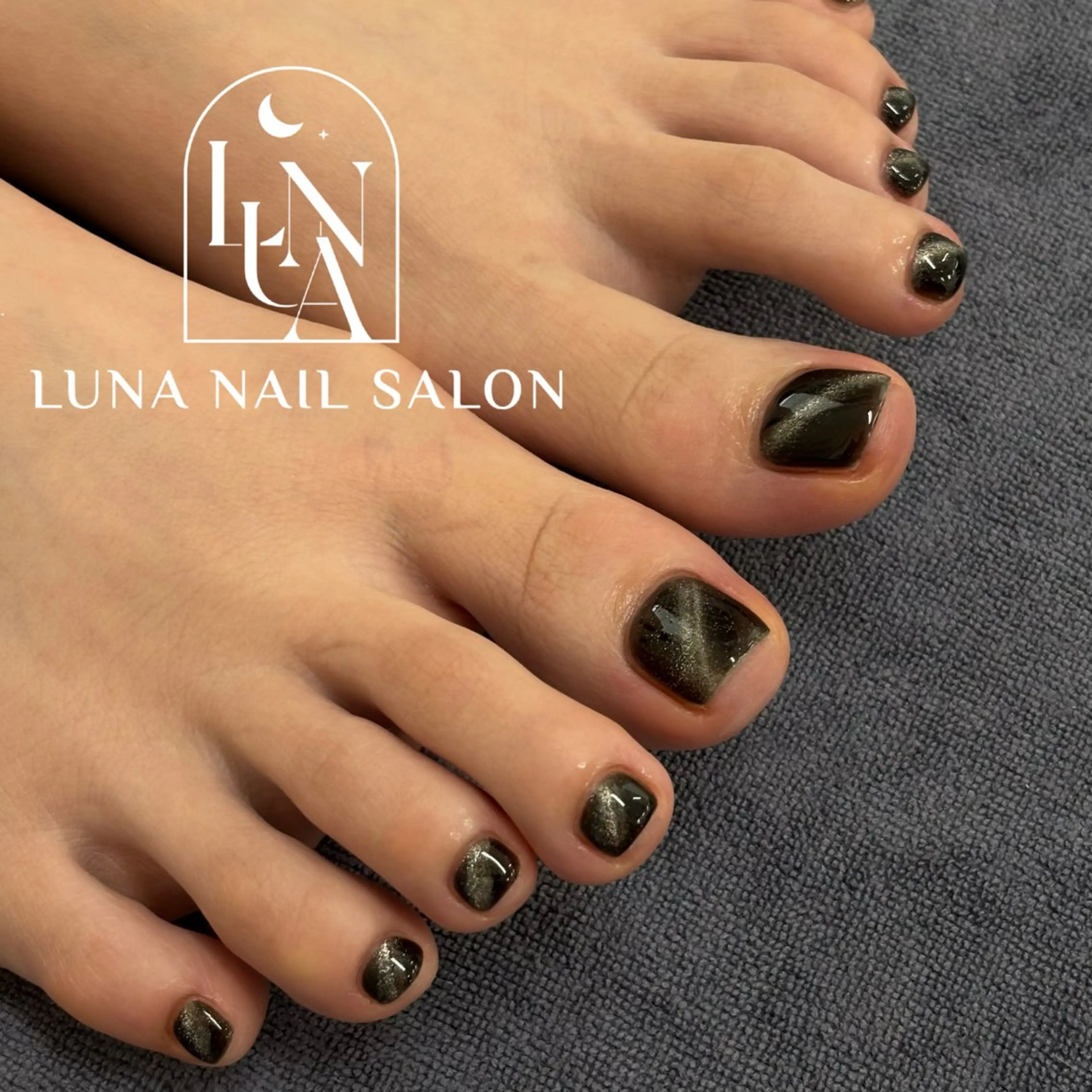 ネイル マグネットネイル フットネイル LUNA Nail salon💕のネイルデザイン