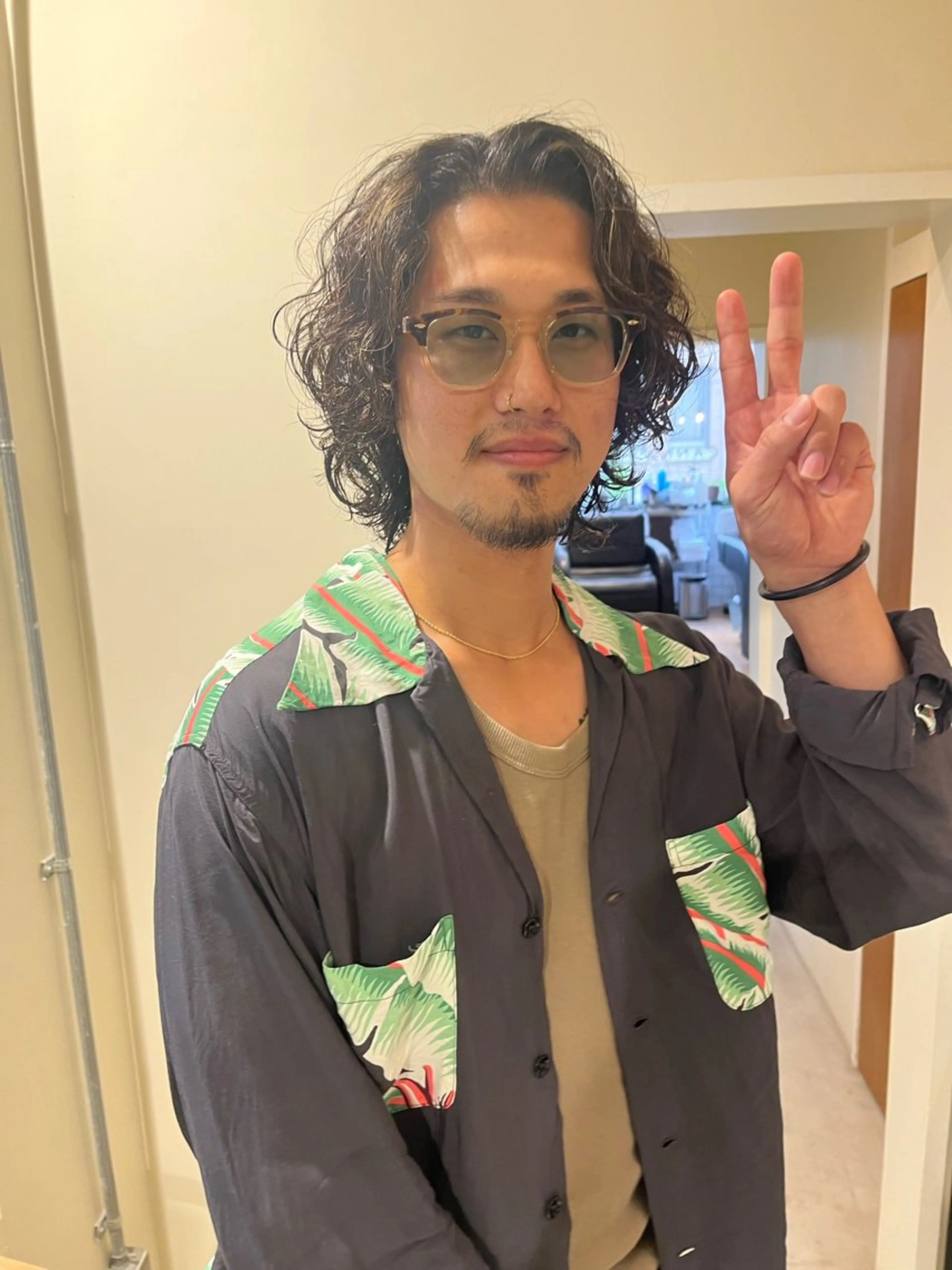 パーマ メンズ カット ヘアカラー パーマ 縮毛矯正 エクステ ヘッドスパ ヘアセット 🦮shiori アイドルオタク🦮のヘアスタイル