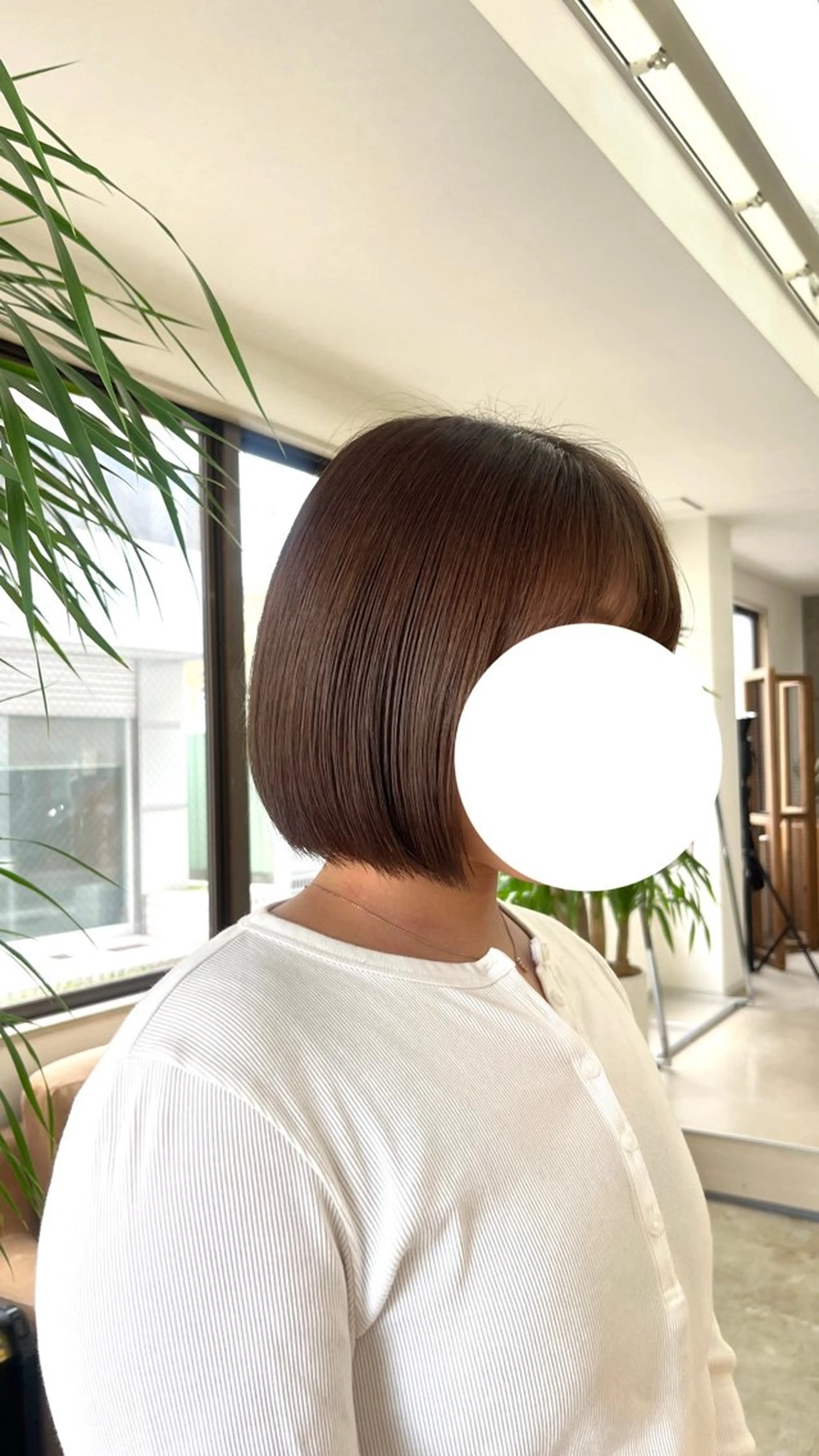 ミディアム HONOKA/ ハイトーン艶カラーのヘアスタイル