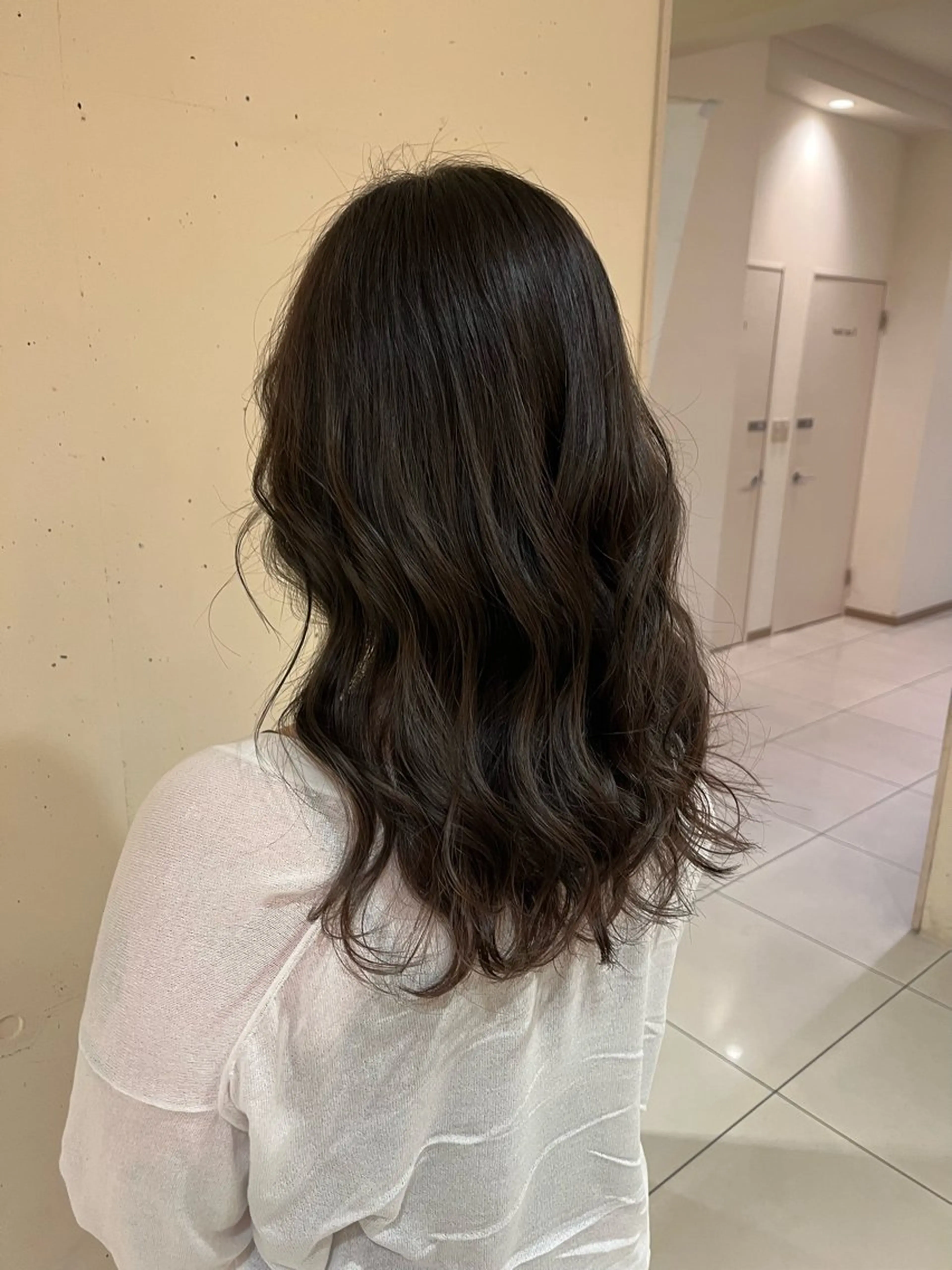 カラー ヘアカラー 伊藤 紫穂のヘアスタイル