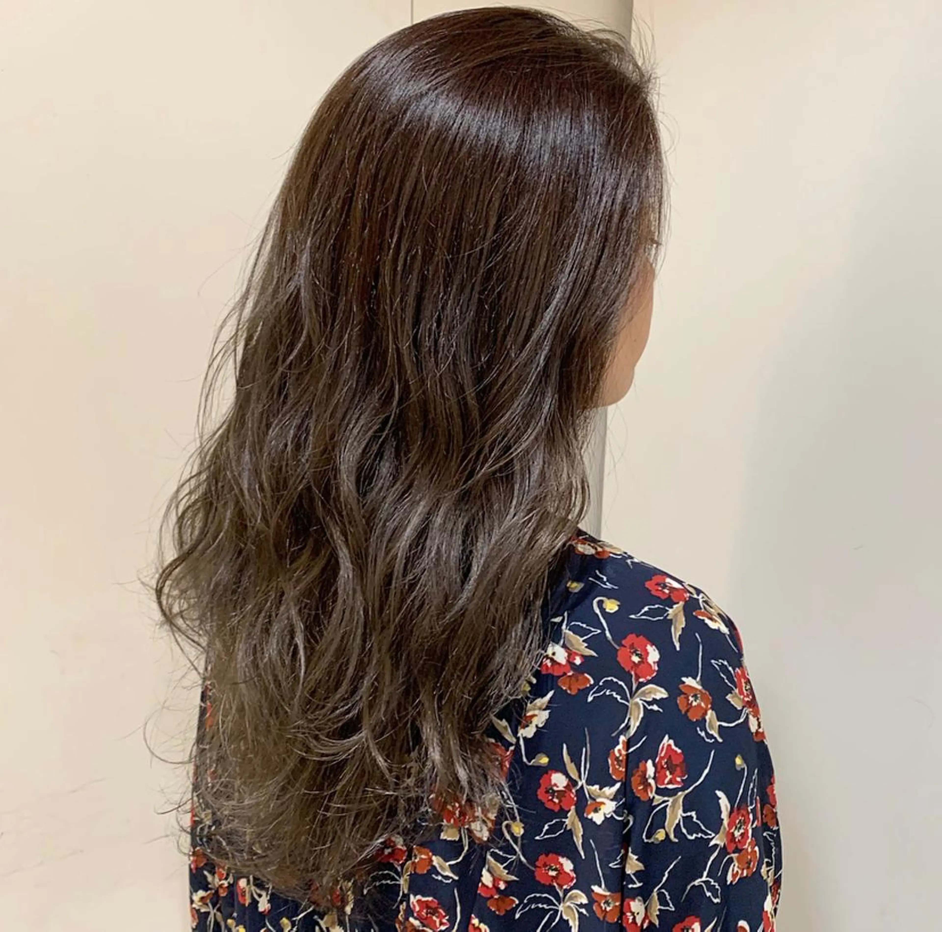 カラー 山口 莉奈のヘアスタイル