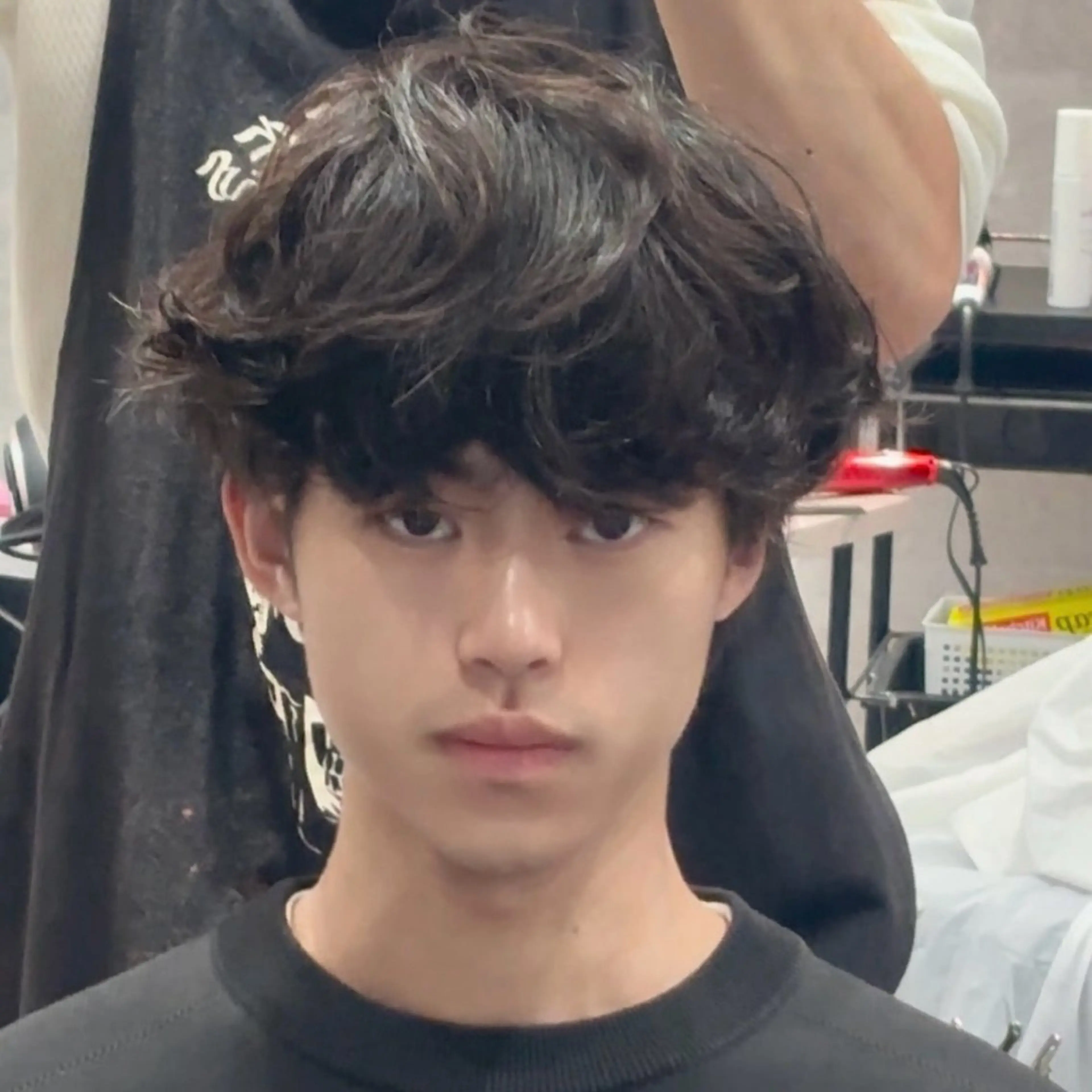 メンズ センターパート ダウンパーマ カルマパーマ マッシュ メンズパーマ 新宿/韓国レイヤー/ 顔まわり/メンズヘアのヘアスタイル