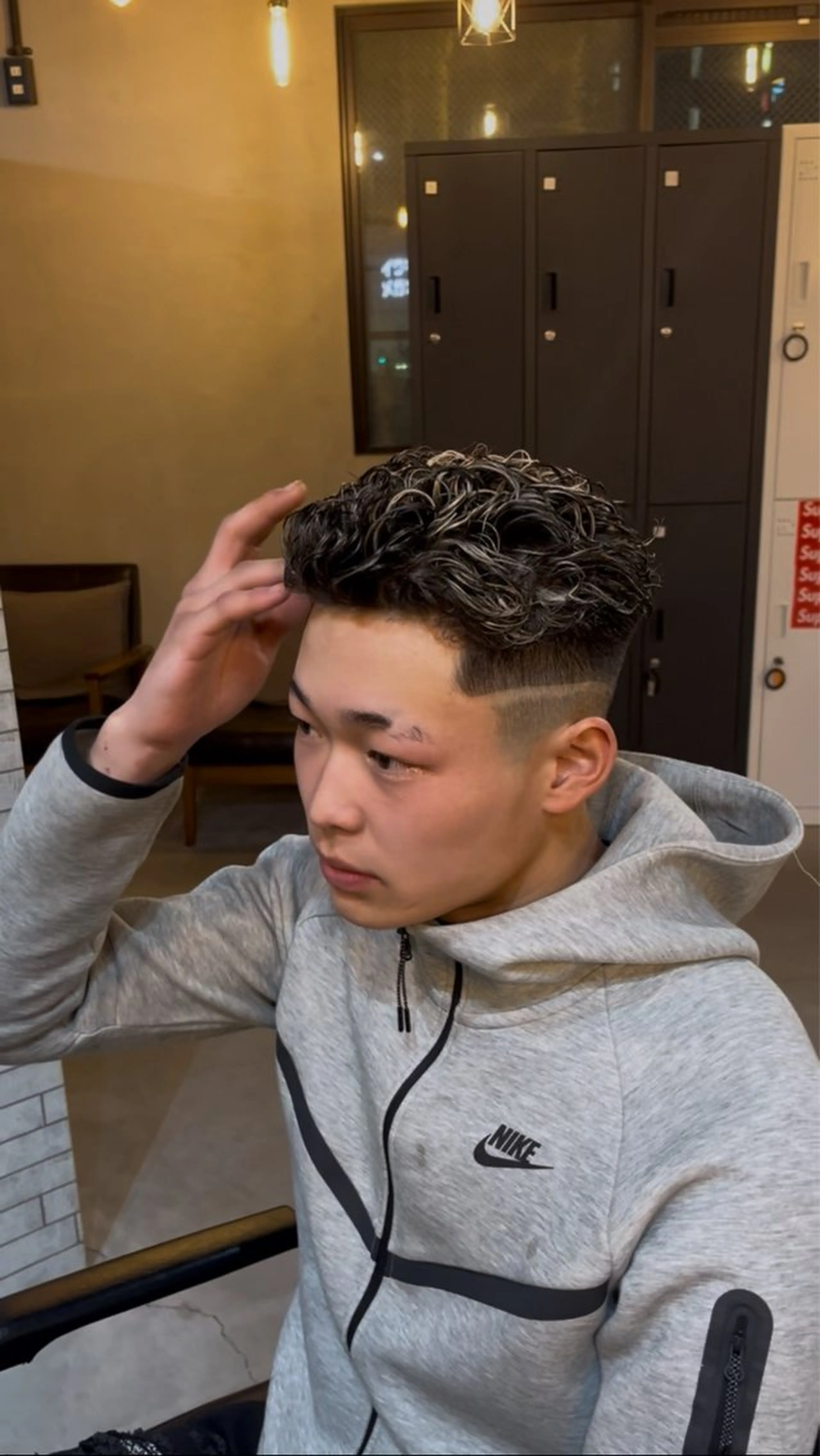 ショート カラー パーマ メンズ フェードカット メンズハイライト メンズパーマ ハイライトカラー ハイライト 海外風メンズ🇺🇸 💈N.Yuto💈のヘアスタイル