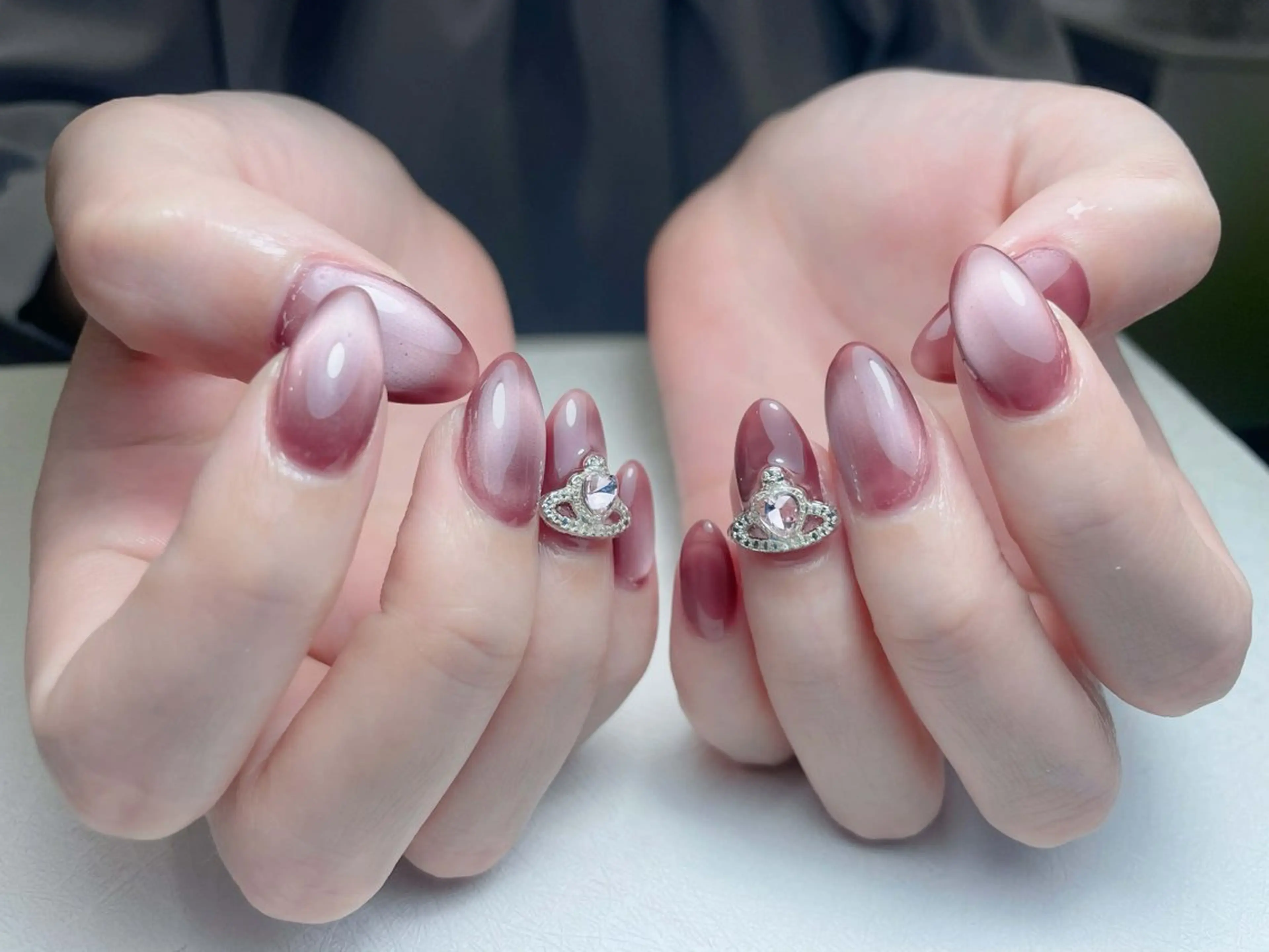 ネイル オーロラネイル フットネイル フレンチネイル ジェルネイル ガラスフレンチ ハンドネイル 中野駅から2分 MEO NAILのネイルデザイン