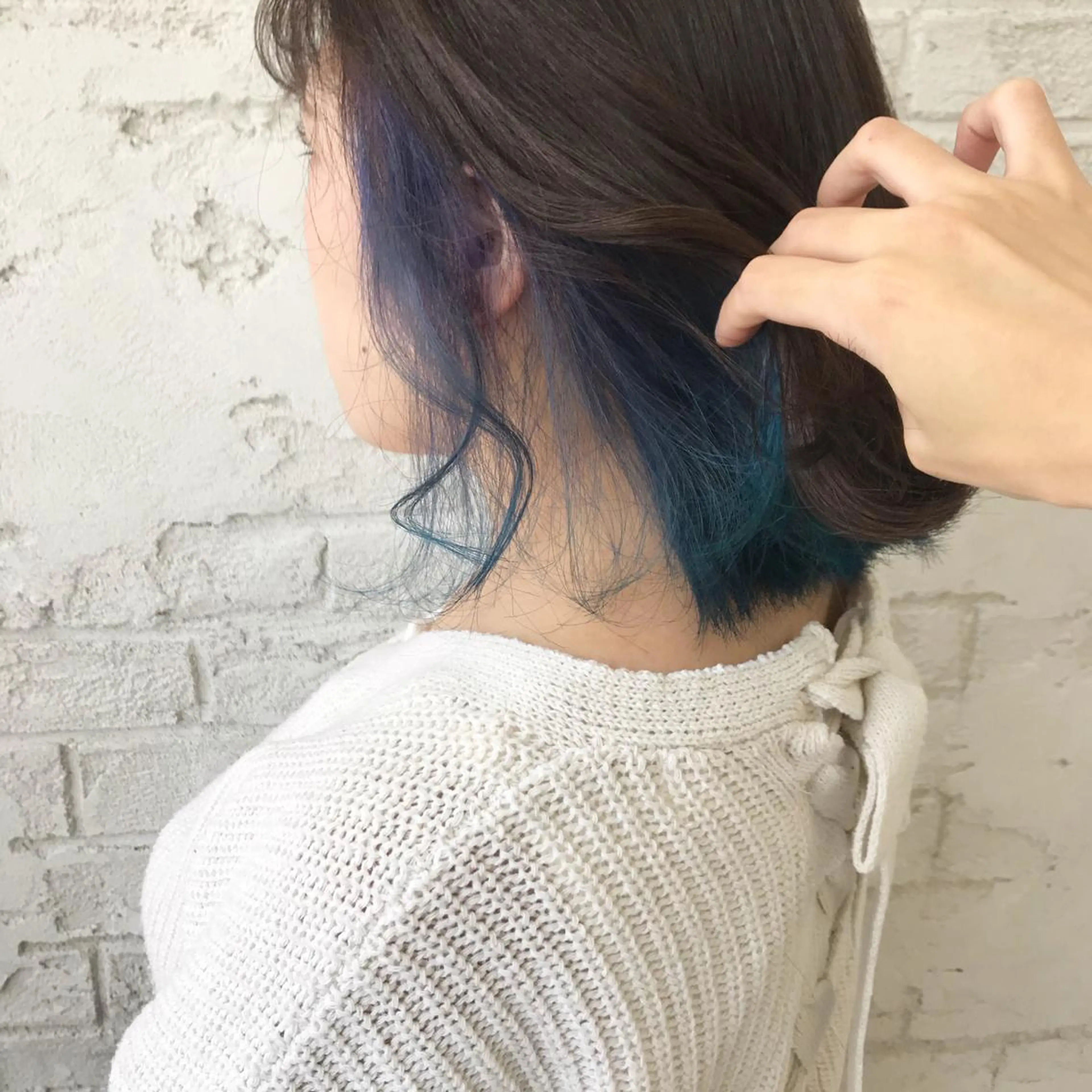 ミディアム カラー オリーブ/アッシュ やわらか透明感カラーのヘアスタイル