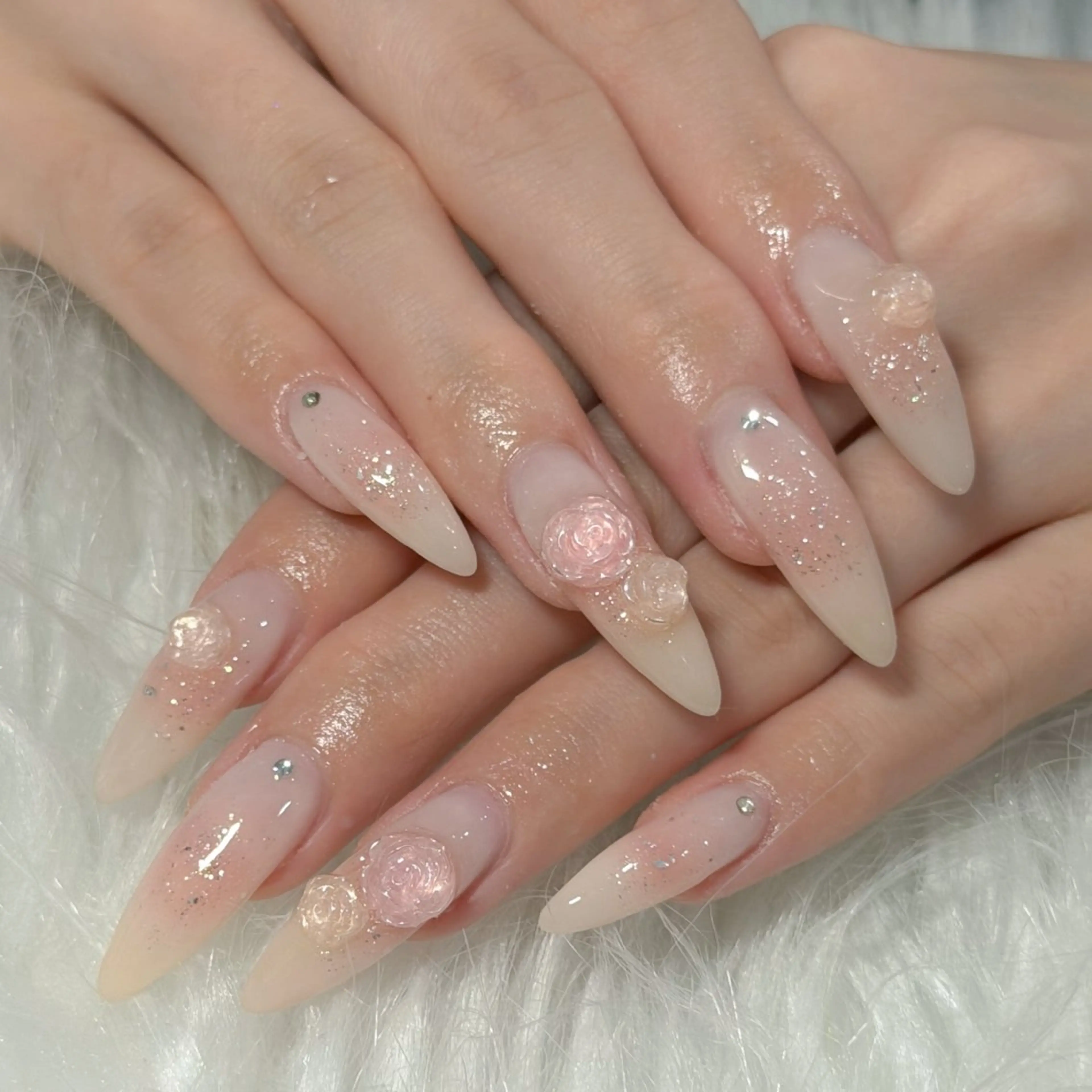 ネイル ハンドネイル フットネイル LAVISH nanamiのネイルデザイン