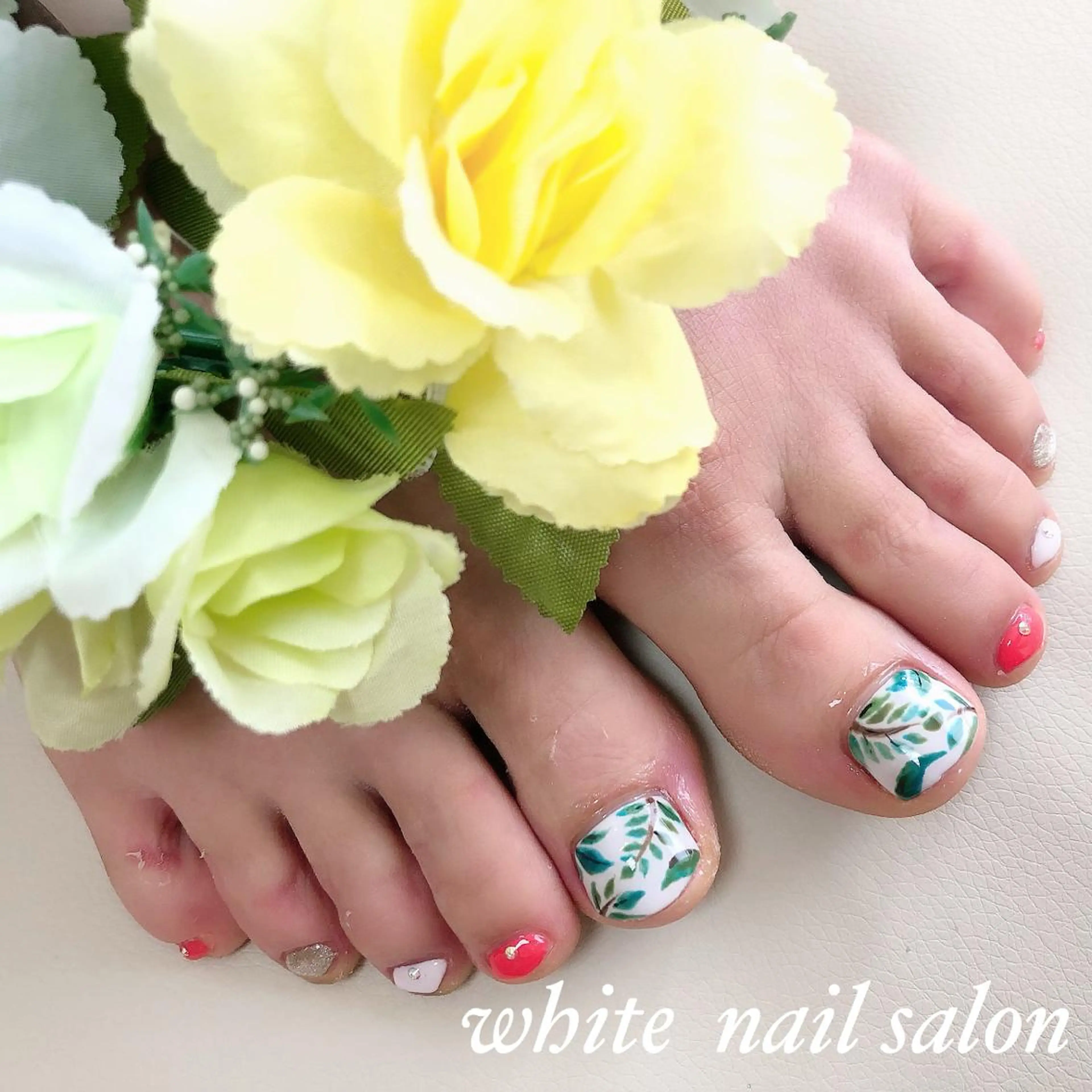 ネイル フットネイル ジェルネイル オフィスネイル スカルプネイル シンプルネイル フットネイル white nail salonのネイルデザイン