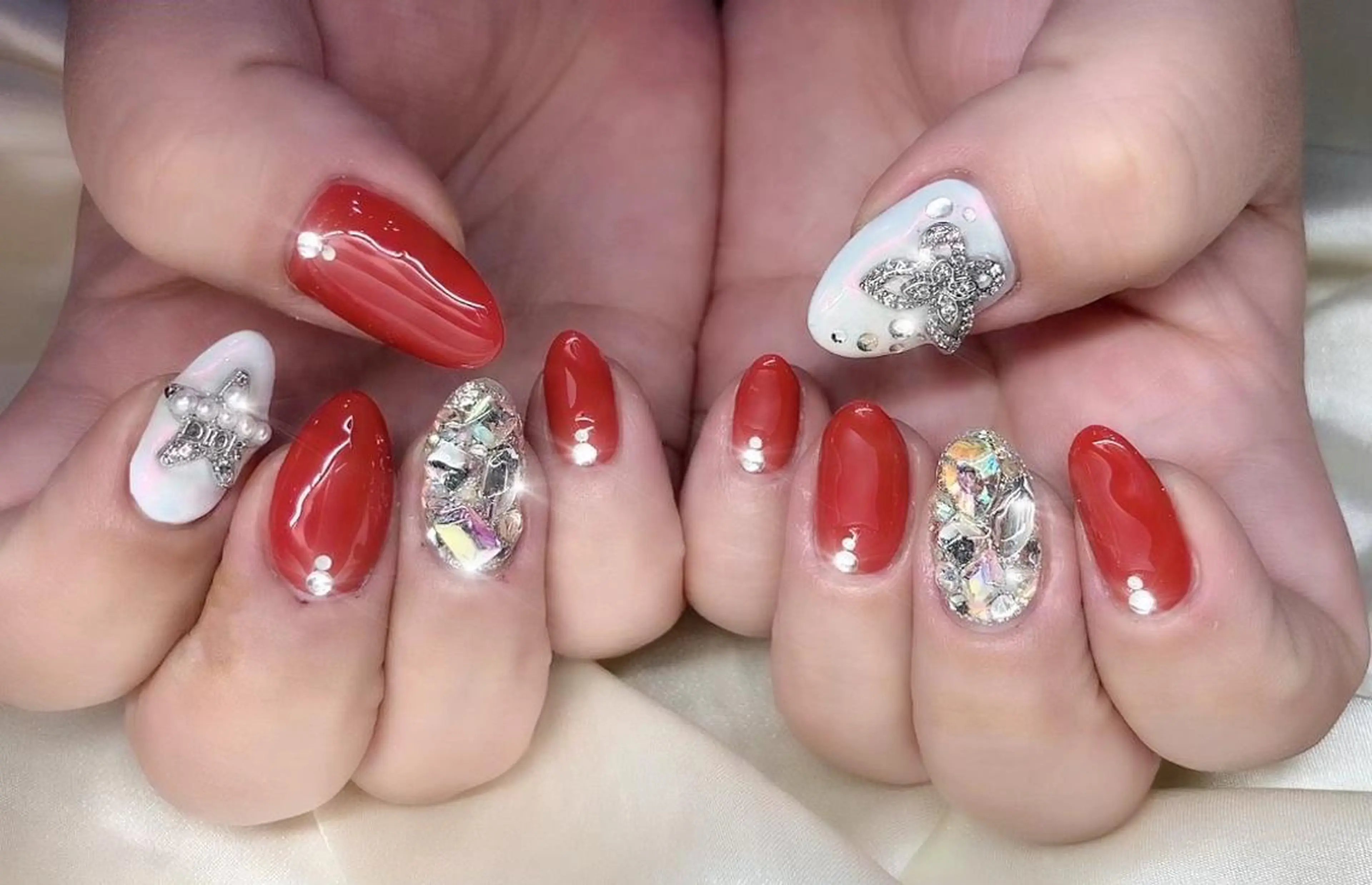 ネイル マツエク・マツパ アイブロウ 眉カラー 韓国風マツエク パリジェンヌラッシュリフト まつげパーマ 長さ出し ハンドネイル Nail&eye Belire 新宿のネイルデザイン