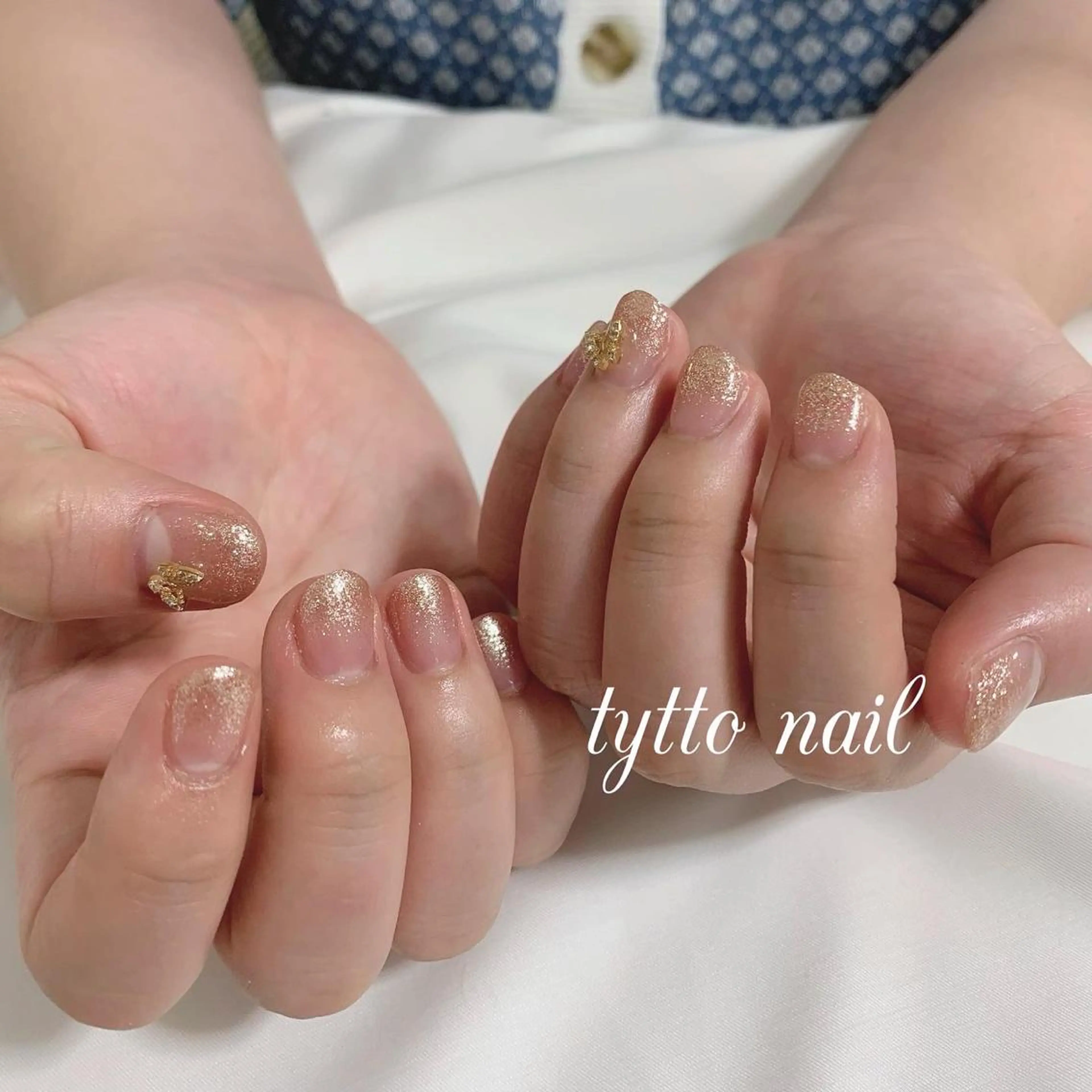 ネイル グラデーション ラメ(グリッター) ラメグラデーション オフィスネイル シンプルネイル tytto nail ❤︎‪‪eri‪‪のネイルデザイン