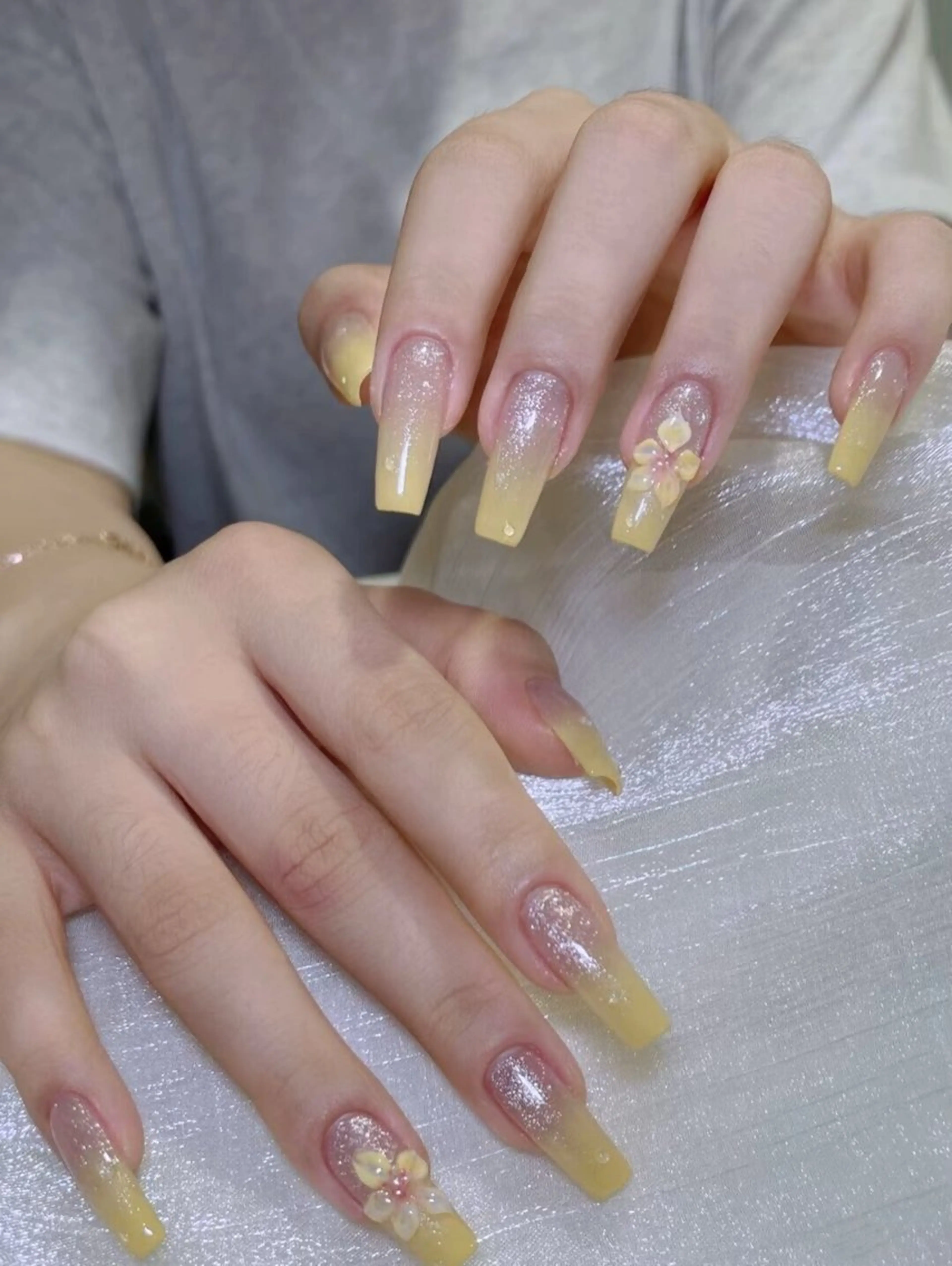 チップスカルプ💞カラグラデーション/フレンチ+ 2個パーツの写真