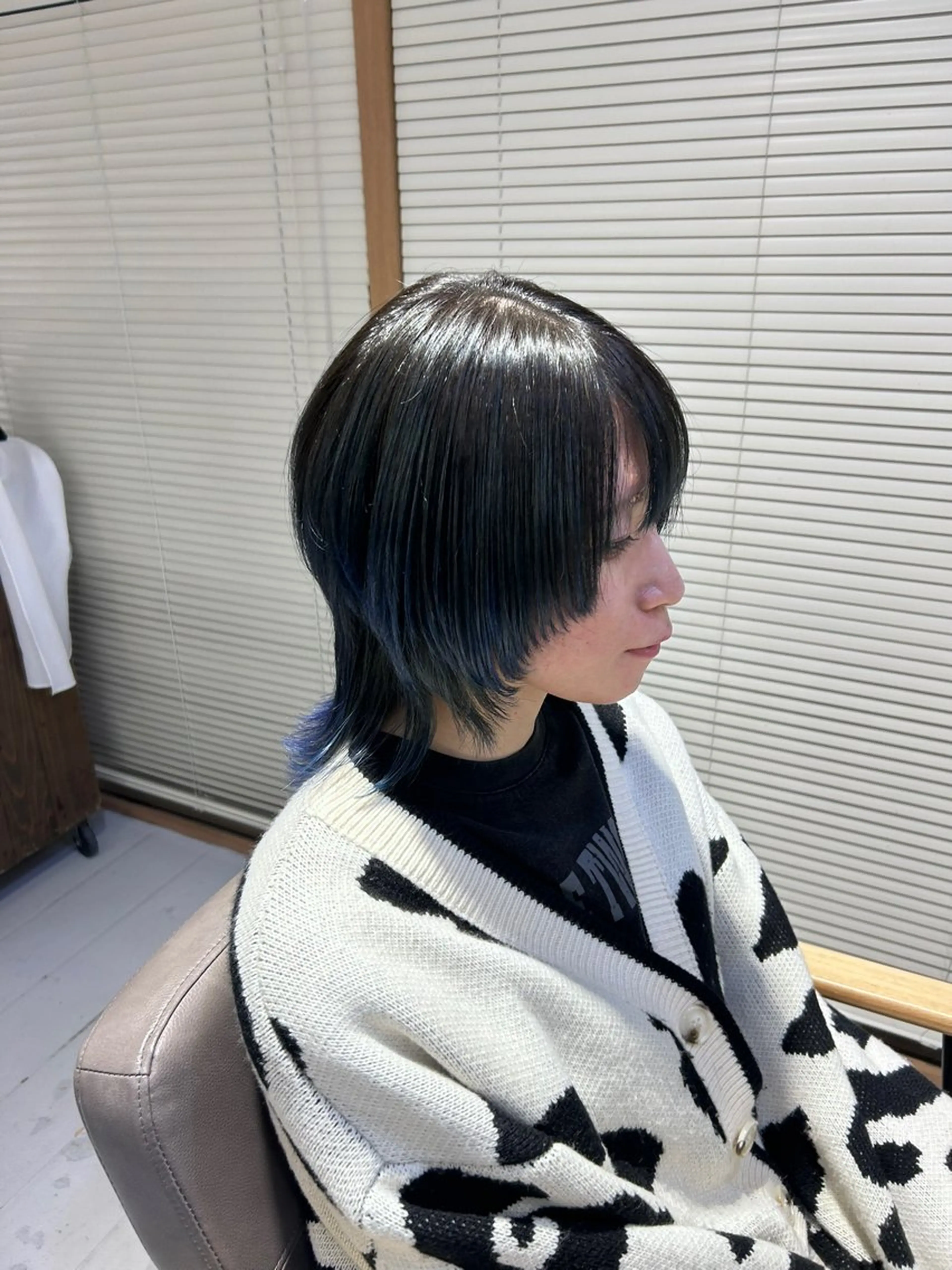 ミディアム ウルフカット カット ヘアカラー トリートメント レイヤーカット⛓ hina🩶のヘアスタイル