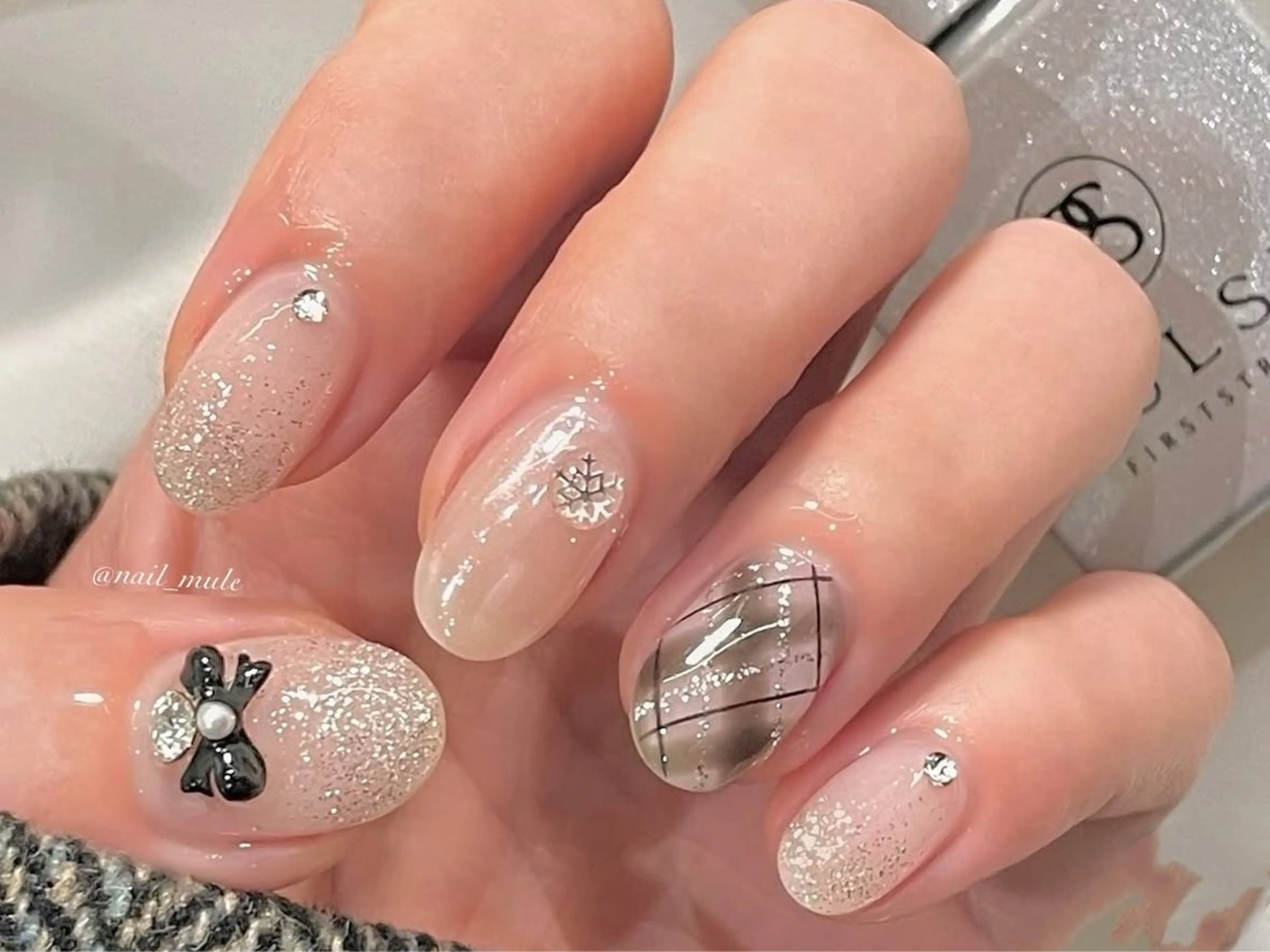 ネイル ハンドネイル Mona【パラジェル ・長さ出し専門店】のネイルデザイン