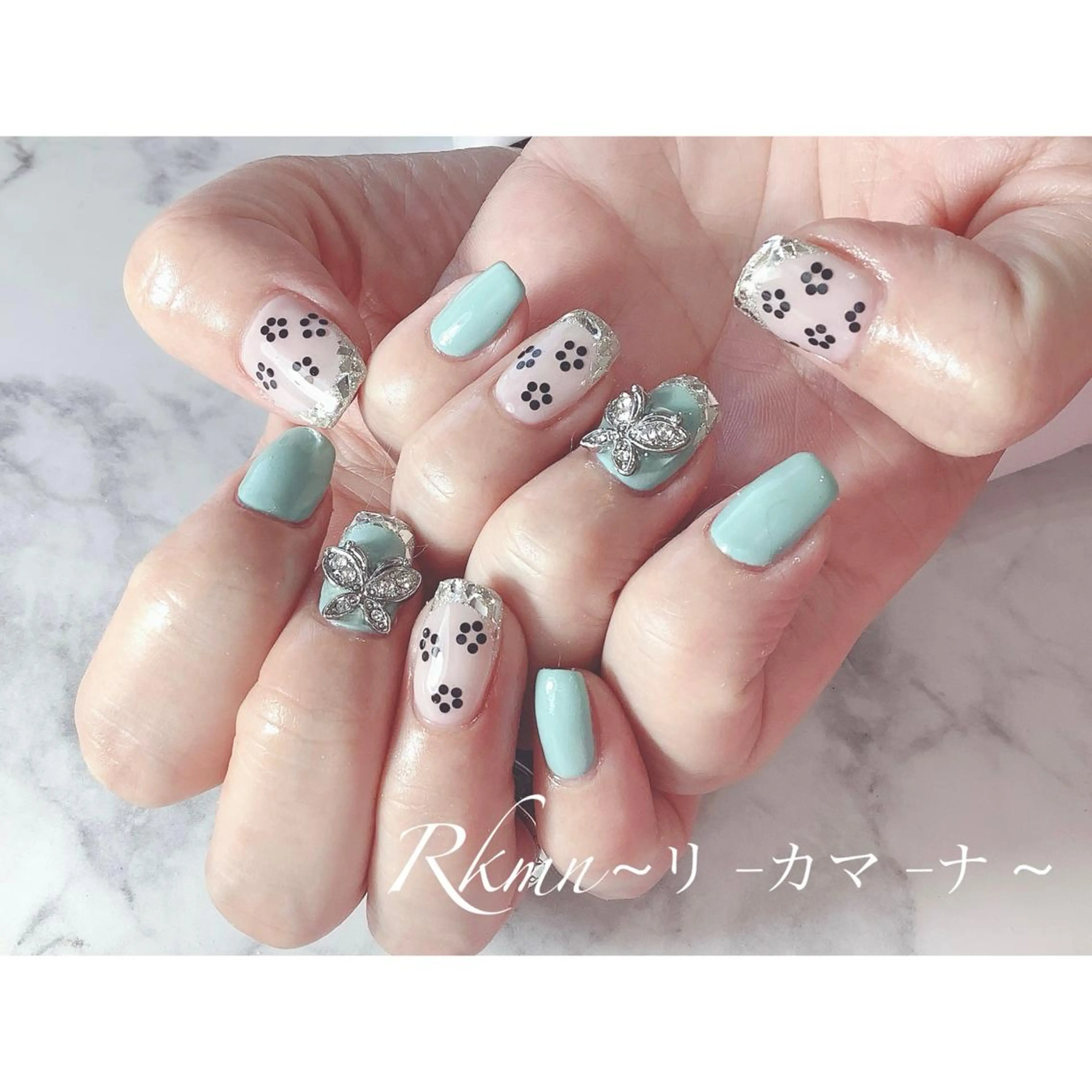 ネイル アートネイル ブルー フラワーネイル フレンチネイル ガラスフレンチ ハンドネイル フットネイル ハンドケア Rkmn ~リ-カマ-ナ~のネイルデザイン