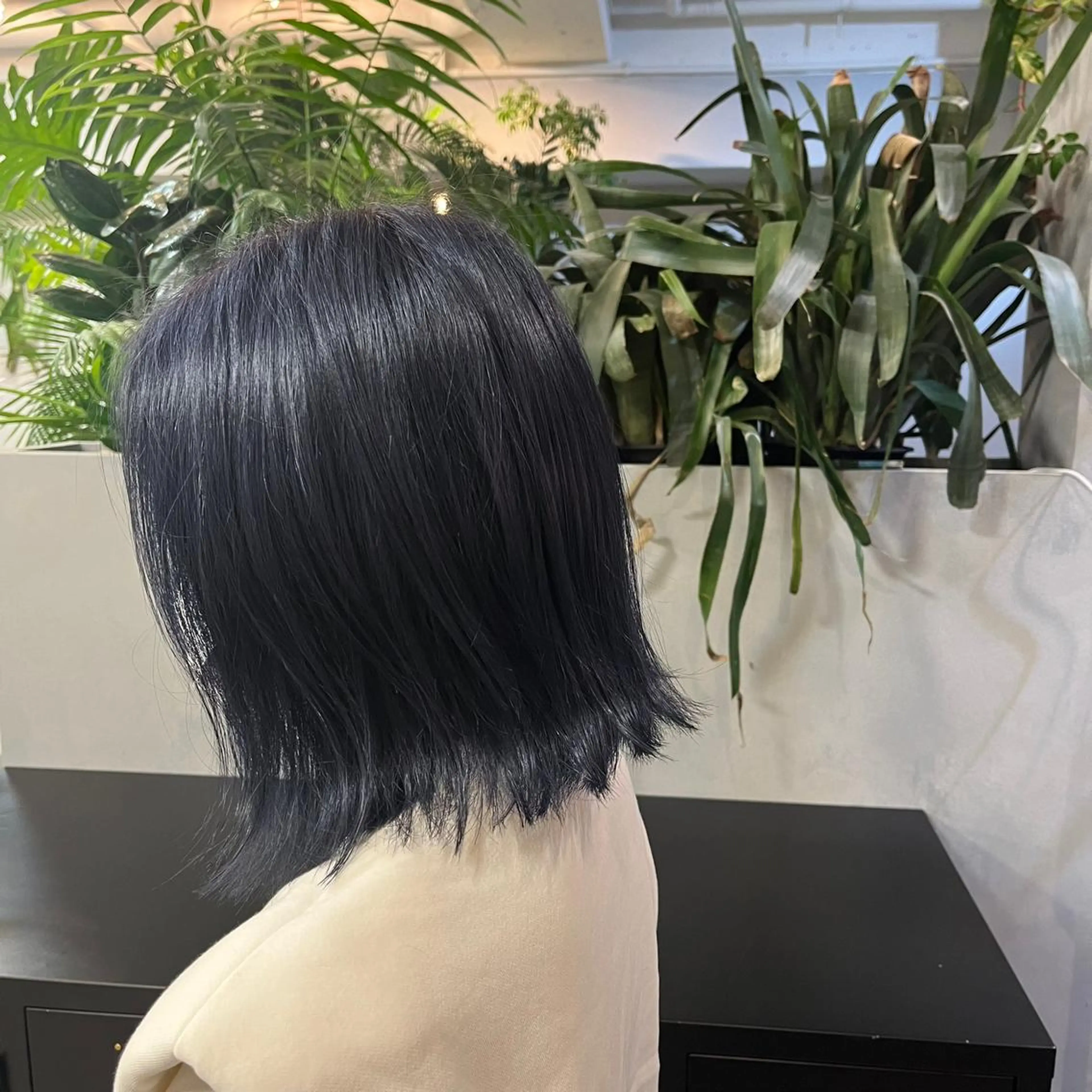ショート カラー ブルーカラー ネイビーカラー ヘアカラー トリートメント ヘッドスパ 井手 咲乃のヘアスタイル