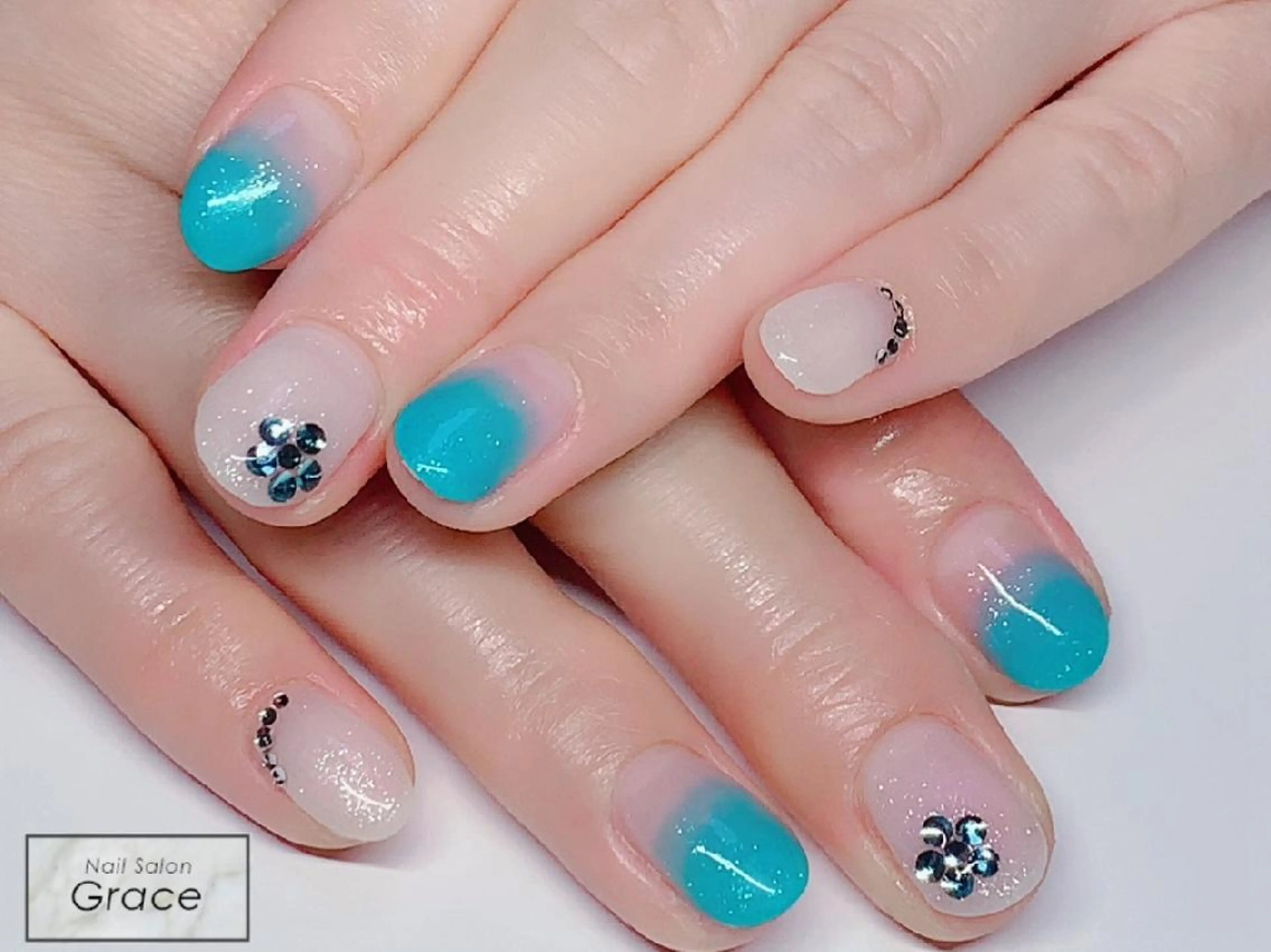 ネイル グラデーション ラメ(グリッター) ラメグラデーション ワンカラーネイル Nail&Eye Graceのマツエク・マツパデザイン