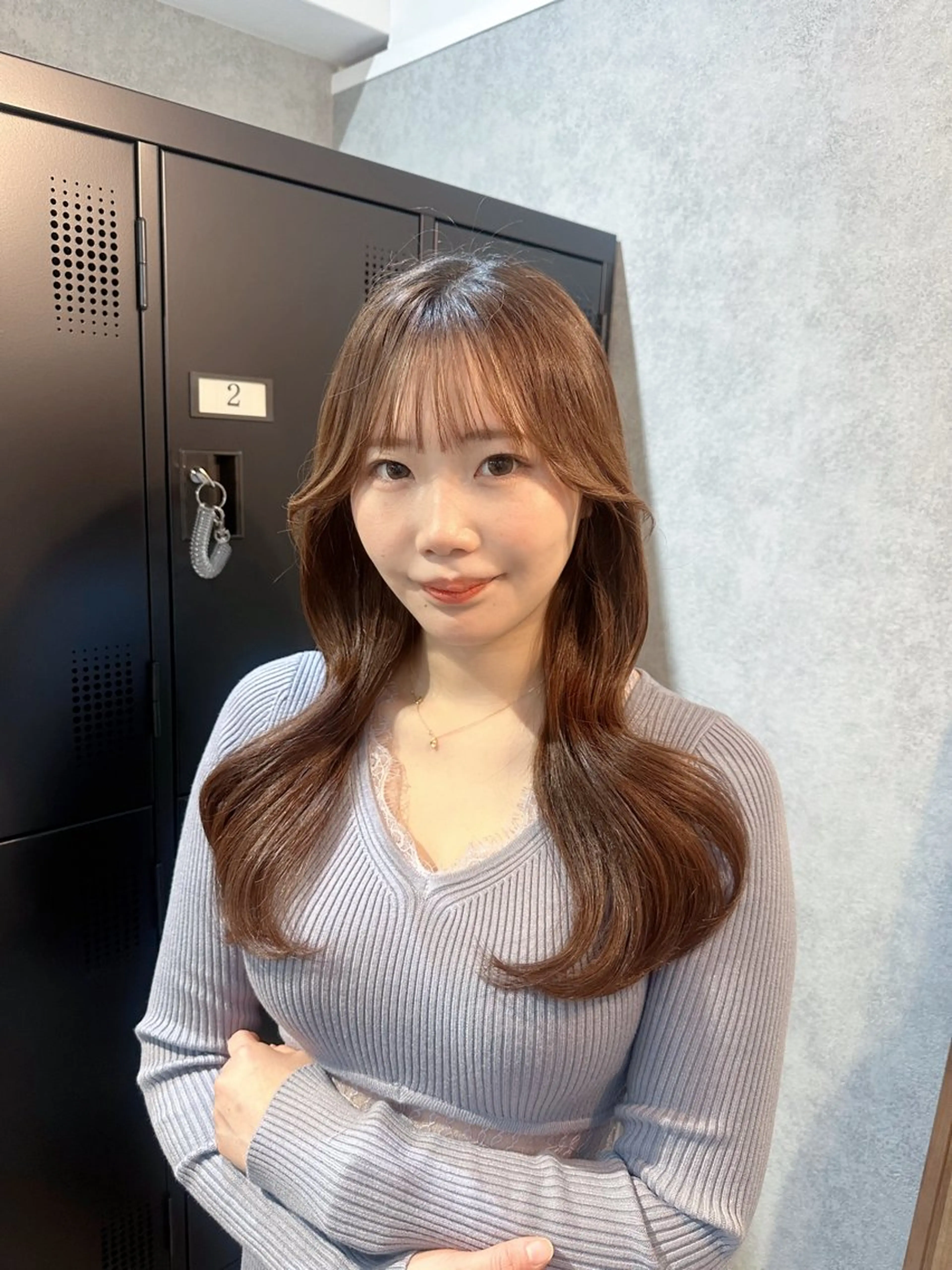 セミロング カラー 韓国風ヘア 銀座レイヤーカット ×シースルー前髪のヘアスタイル