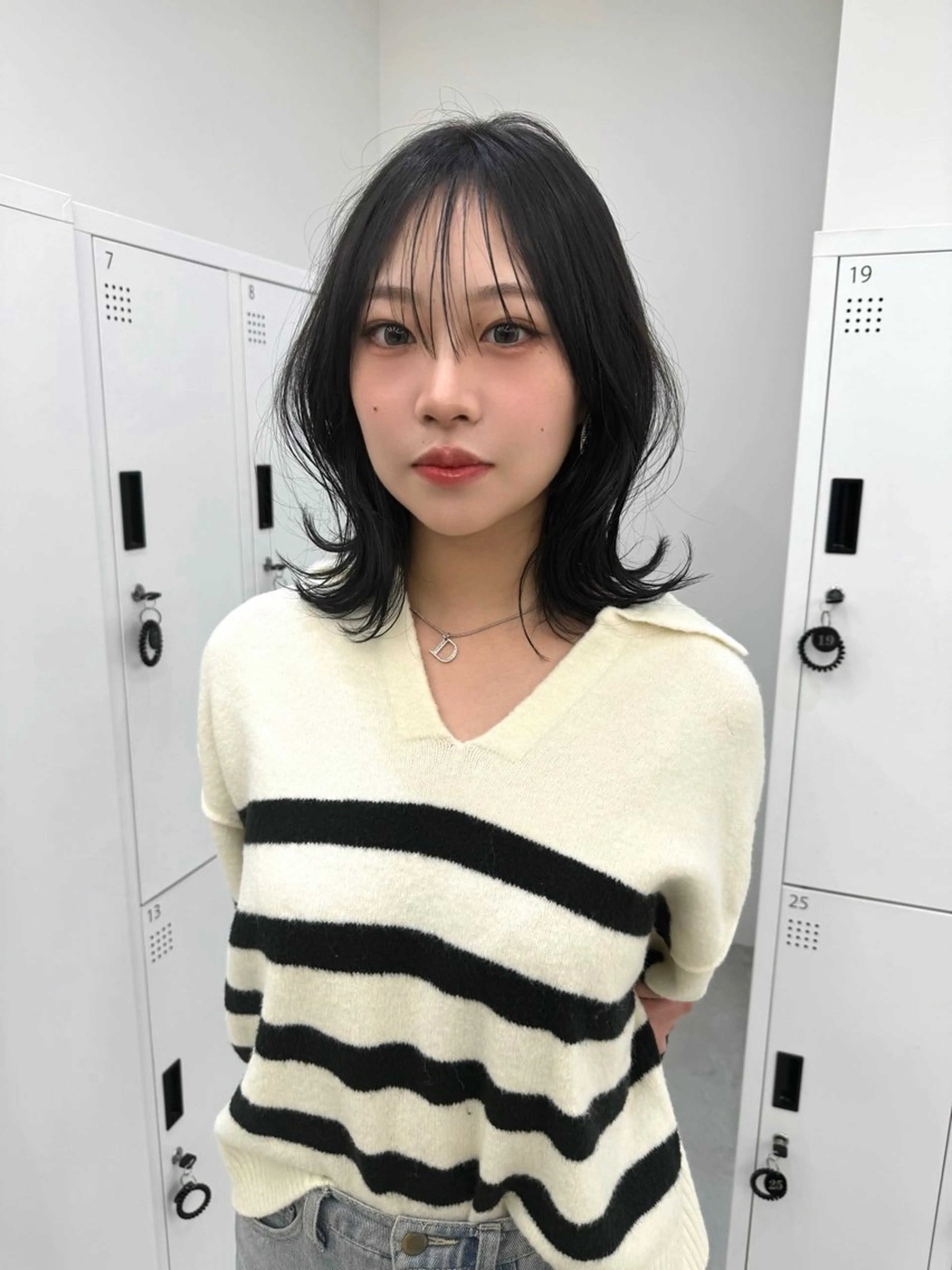 ミディアム 似合わせカットが 得意な美容師のヘアスタイル