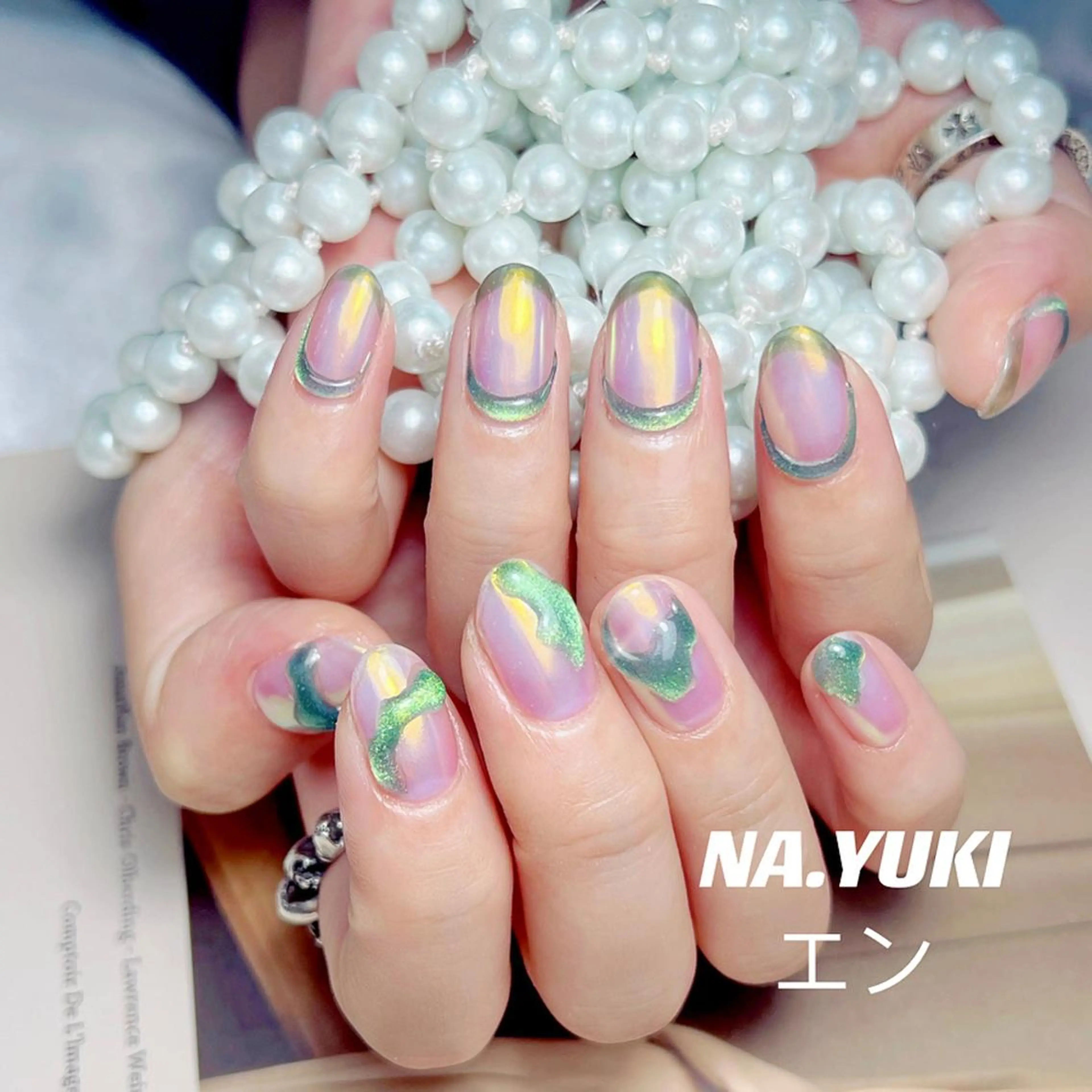 ネイル 🦋 Queenieのネイルデザイン