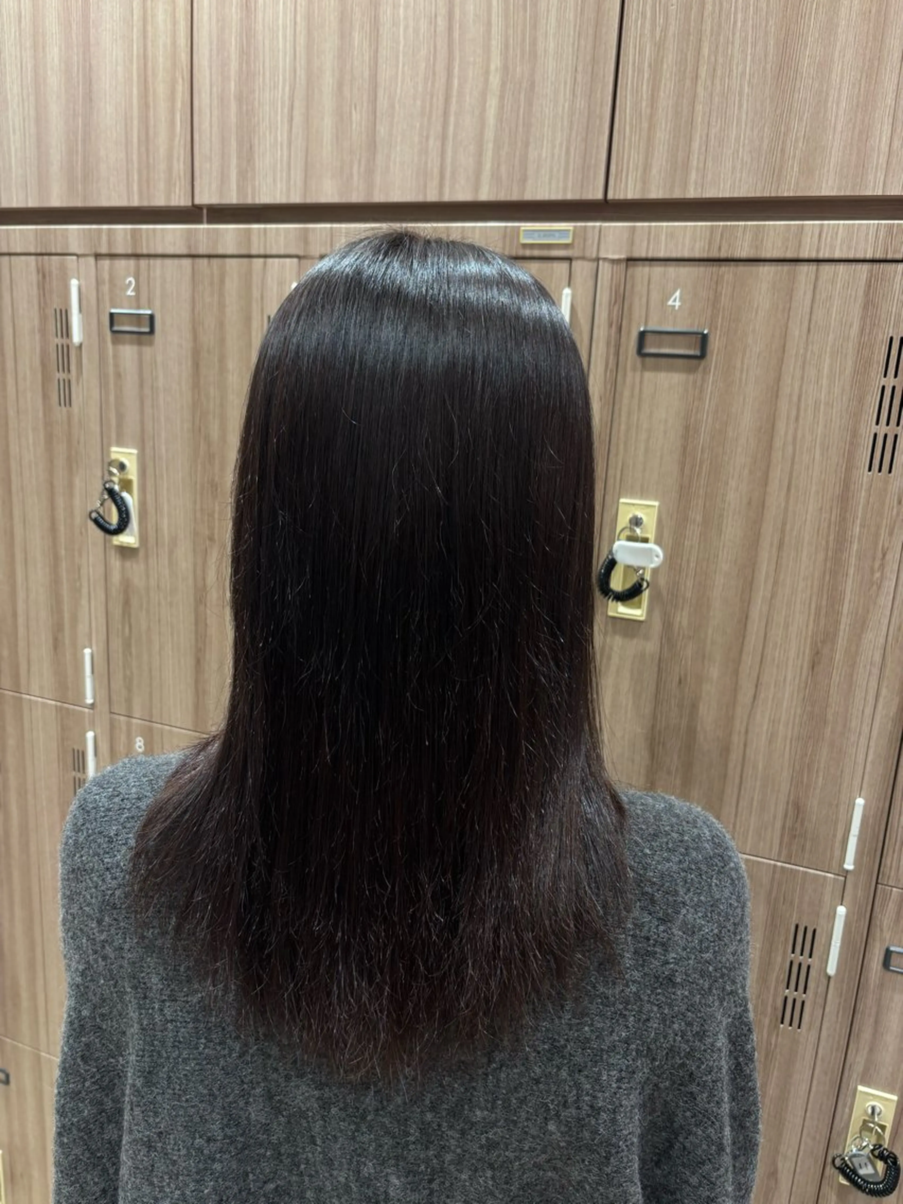 ロング 縮毛矯正 透明感カラー 🫧 ほのみのヘアスタイル