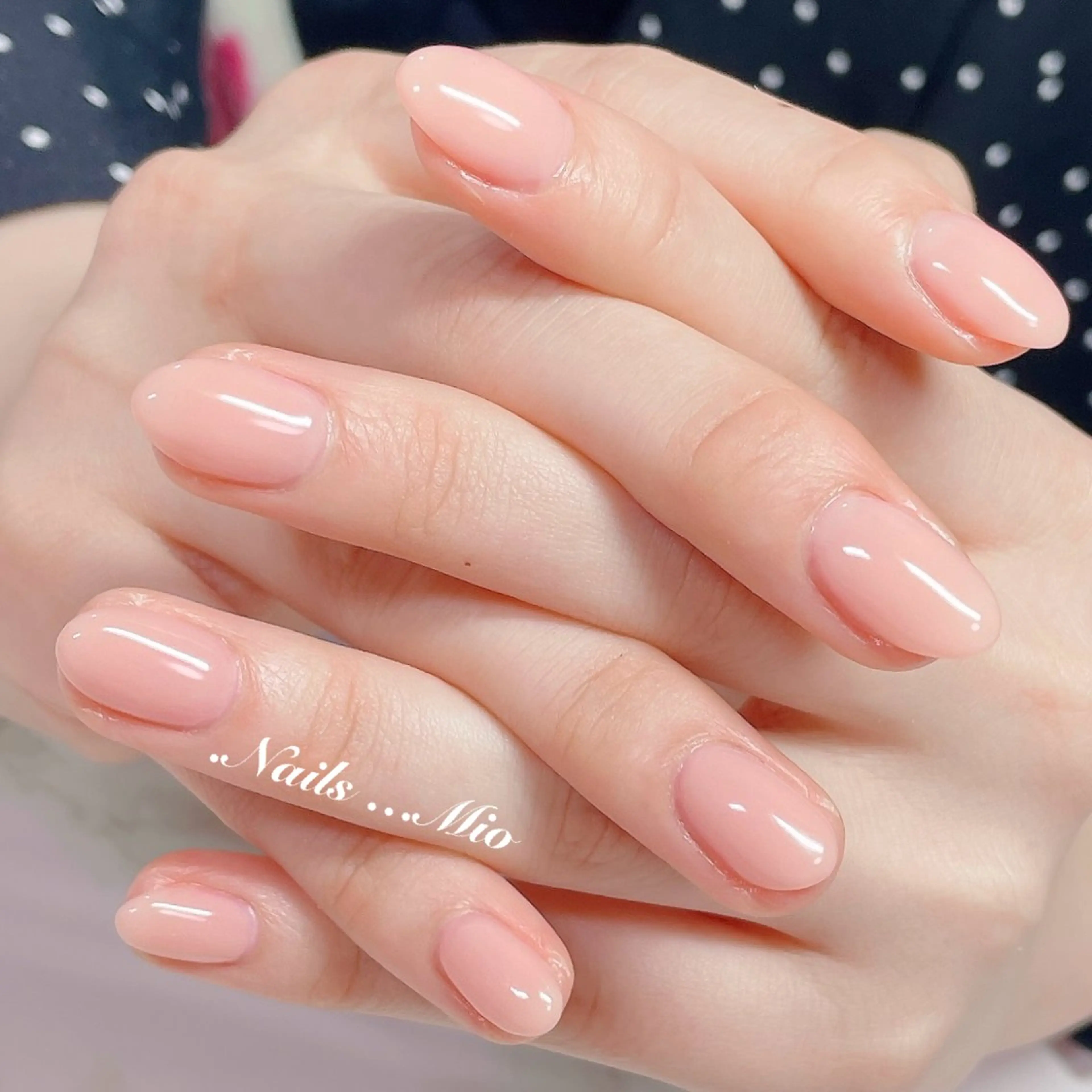 ネイル ジェルネイル ワンカラーネイル 赤色 ハンドネイル .Nails Mio 赤羽西ネイルサロンのネイルデザイン