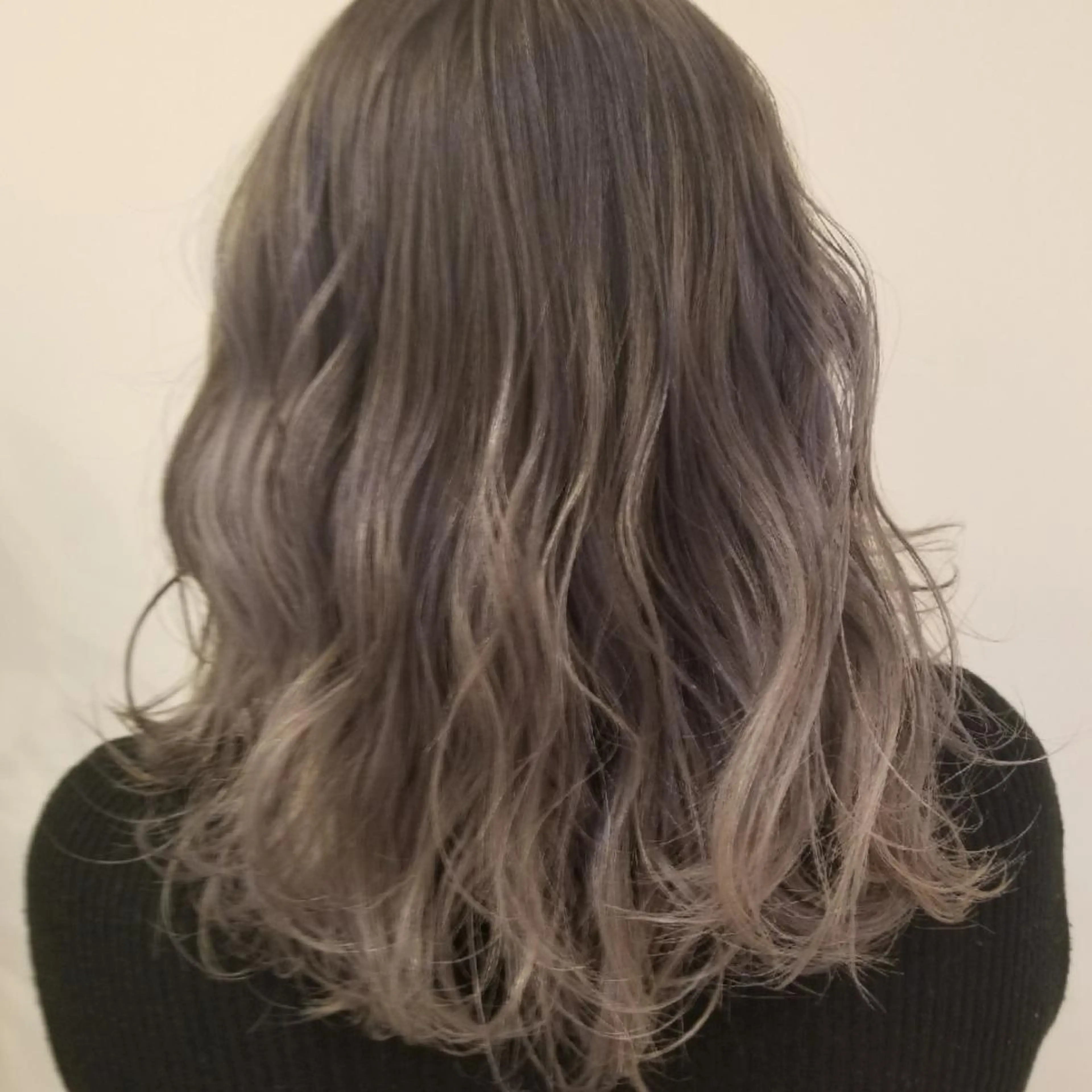 ミディアム カラー ブリーチ グレージュ シールエクステ♦️ レイヤー♦️福田晃大のヘアスタイル