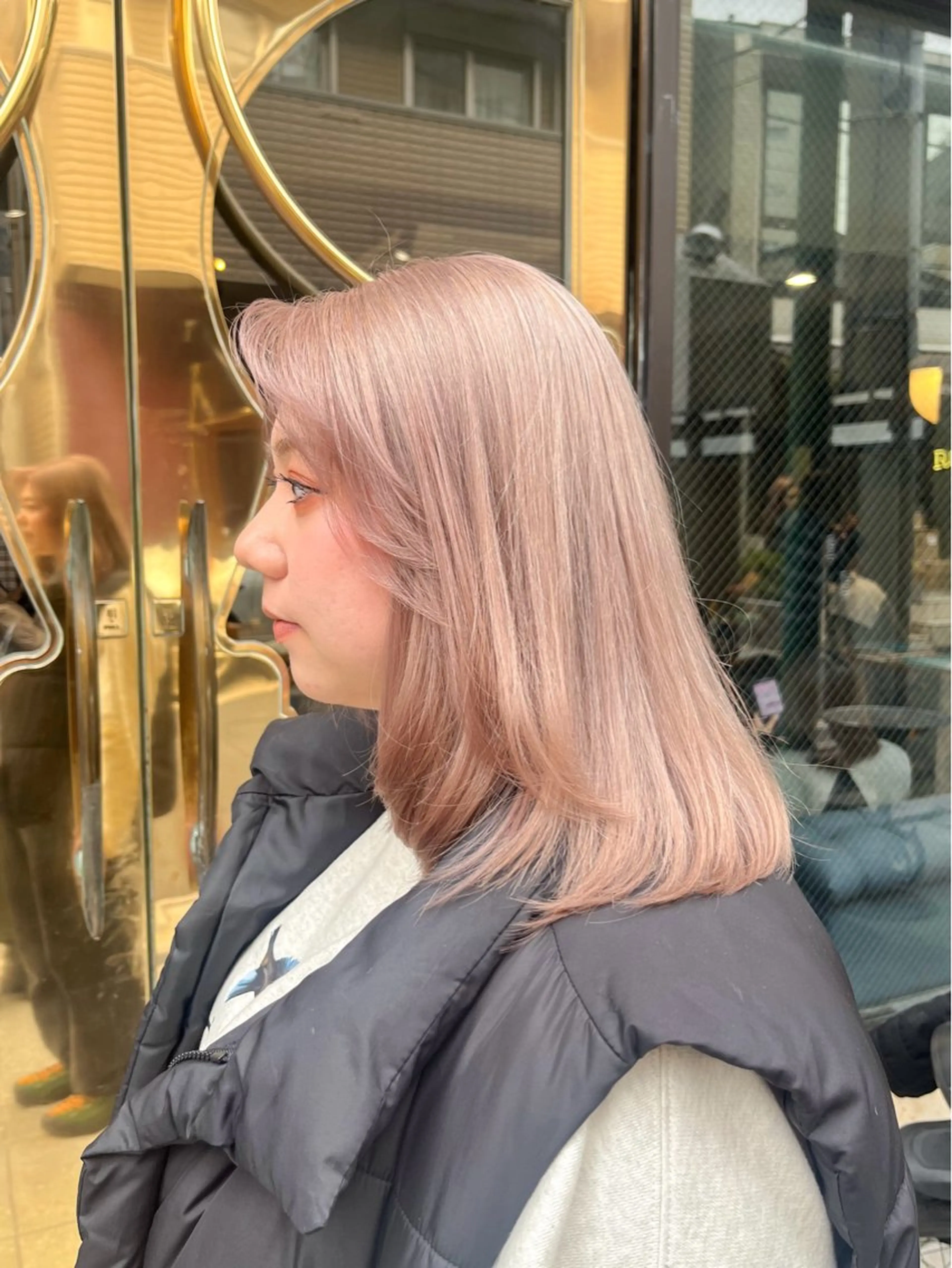 ミディアム カラー カット ヘアカラー トリートメント ヘアセット 似合わせベージュ 🍯ayumi🍯のヘアスタイル