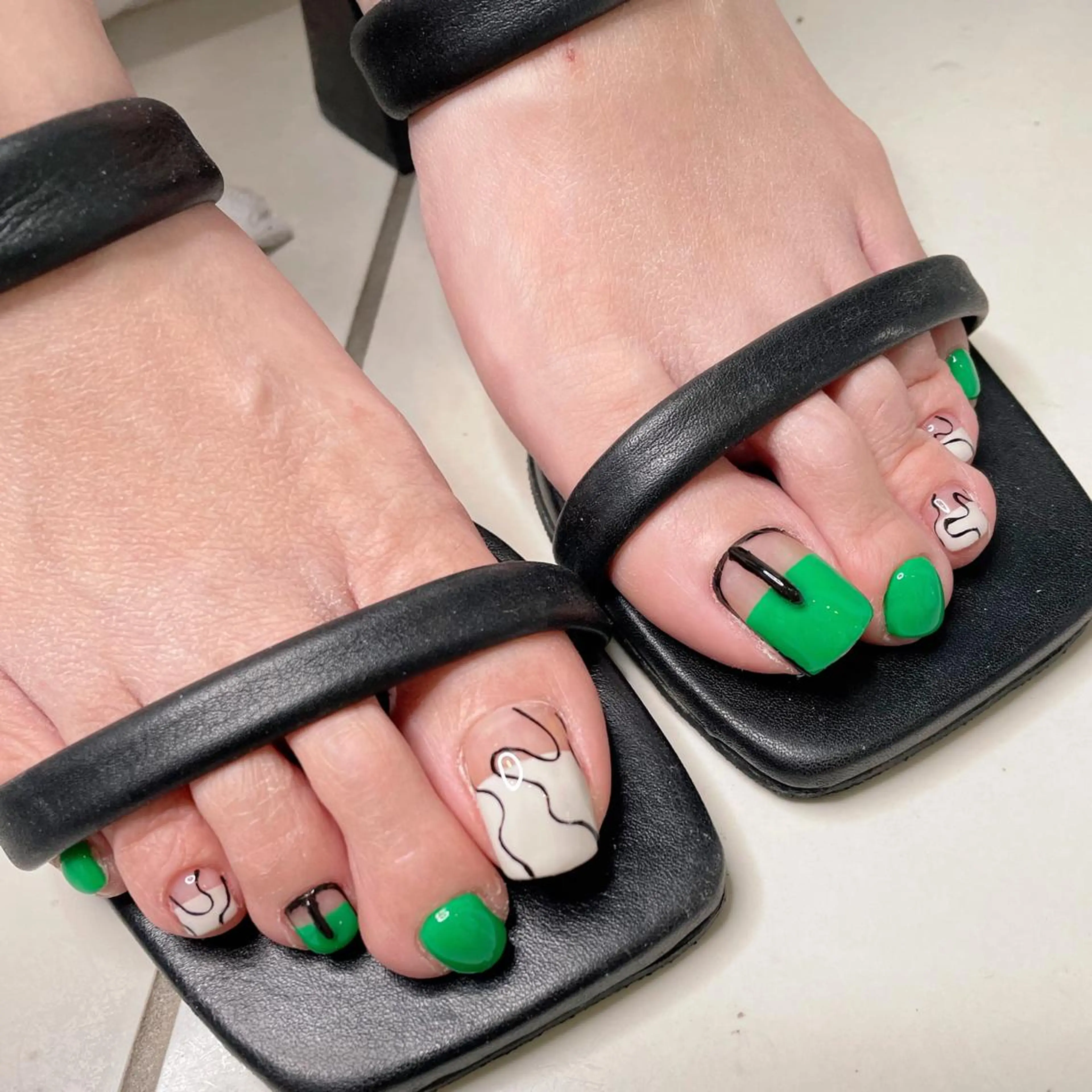 ネイル フットネイル グリーン ニュアンスネイル フットネイル ma riのネイルデザイン