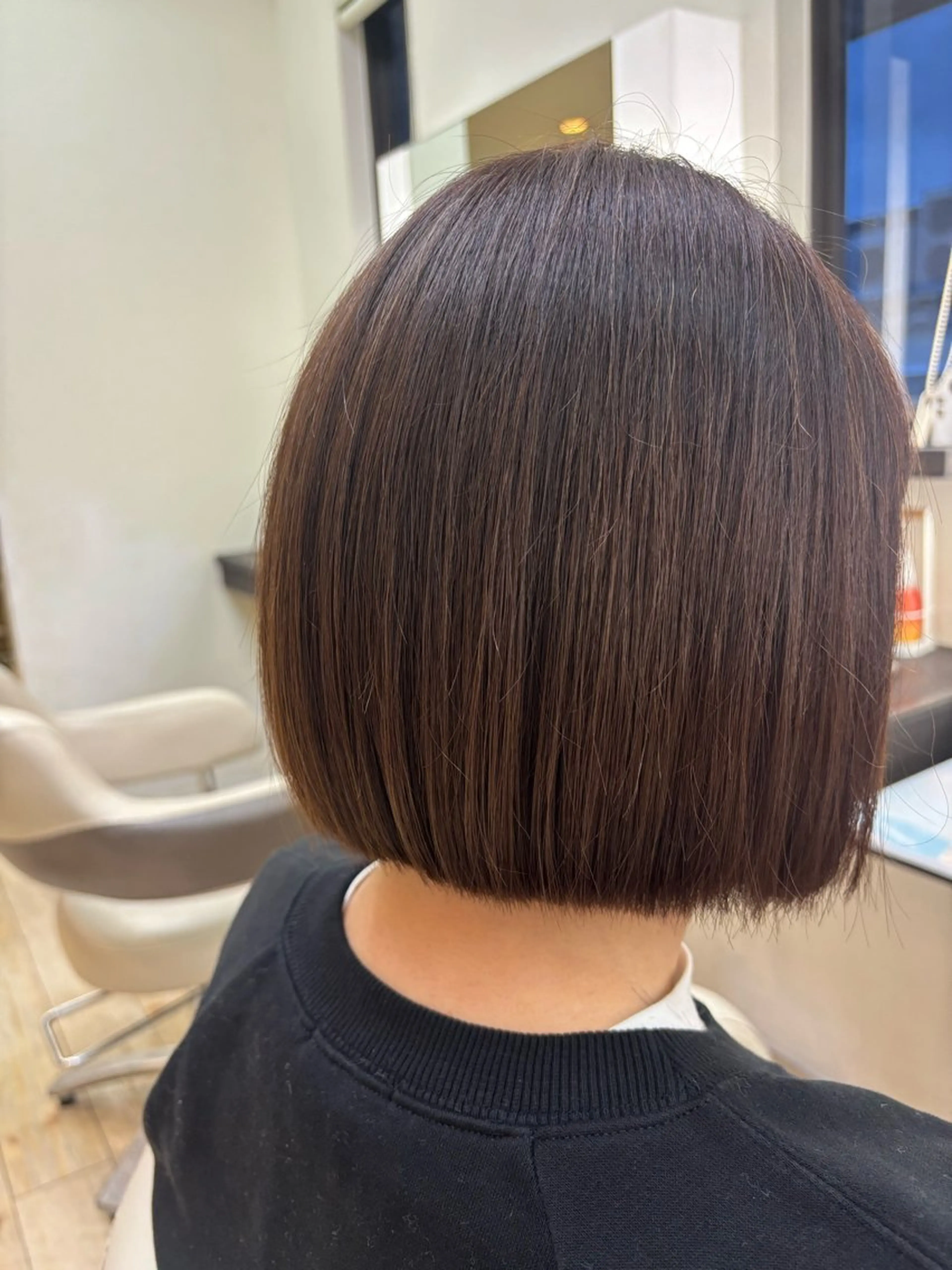 ショート カラー ルプラボウ 石黒よう子のヘアスタイル