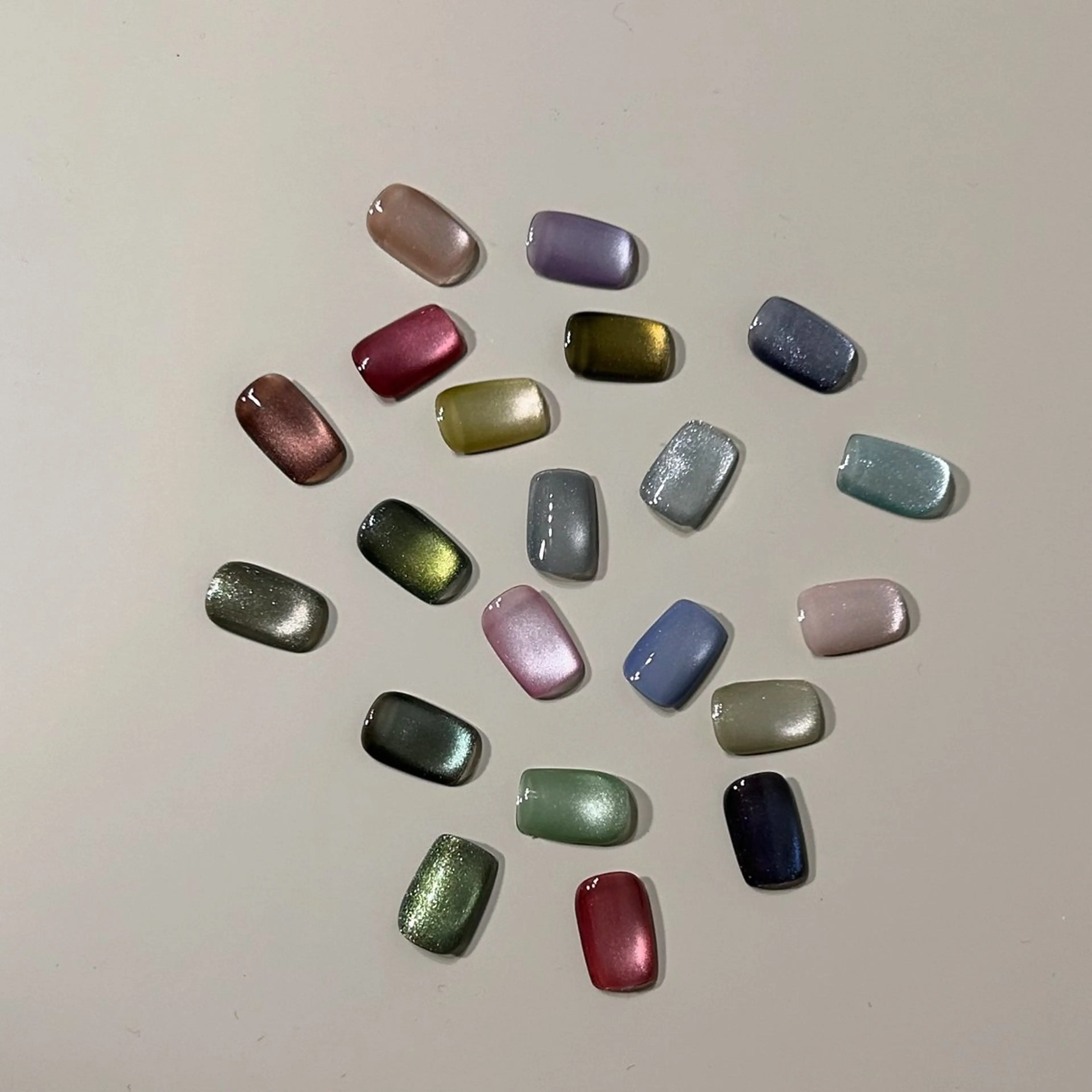 ネイル nail atelier hiton所属・nailist 朱音のネイルデザイン