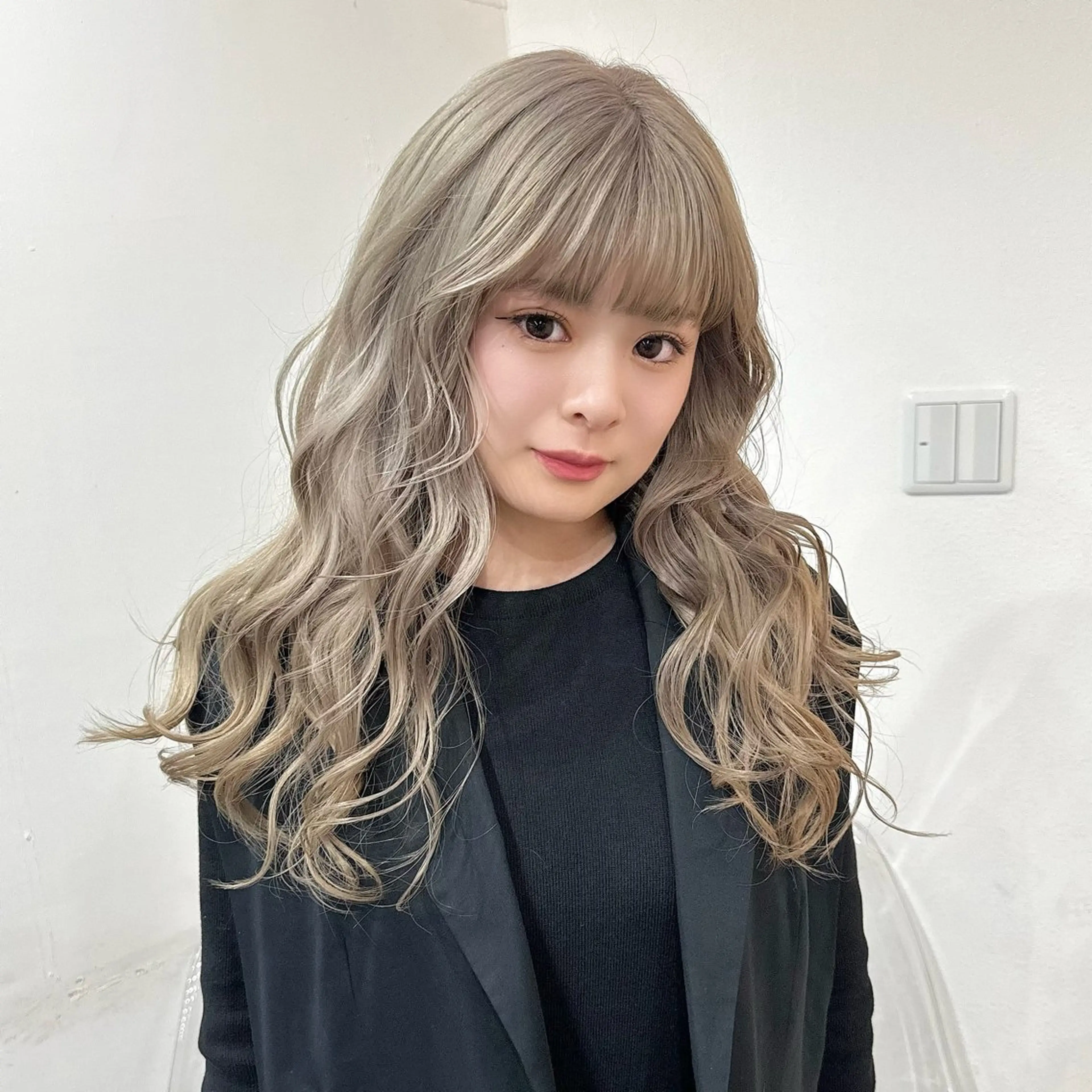 カラー ベージュカラー グレージュ ハイトーンカラー ハイトーンベージュ ミルクティーベージュ ヘアカラー トリートメント エクステモデル募集 💗大阪梅田/川上のヘアスタイル