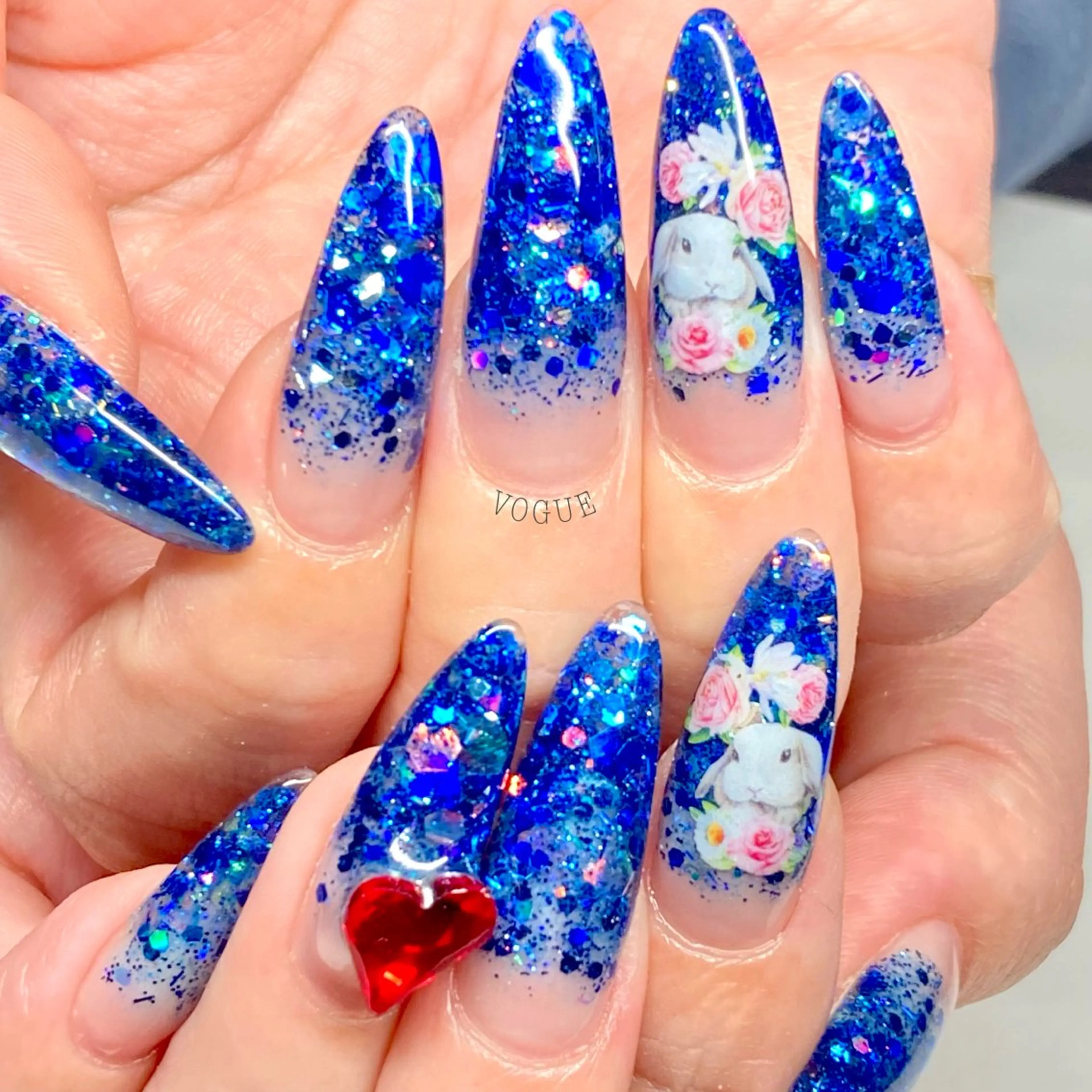 ネイル ハンドネイル VOGUE ×SWANのネイルデザイン