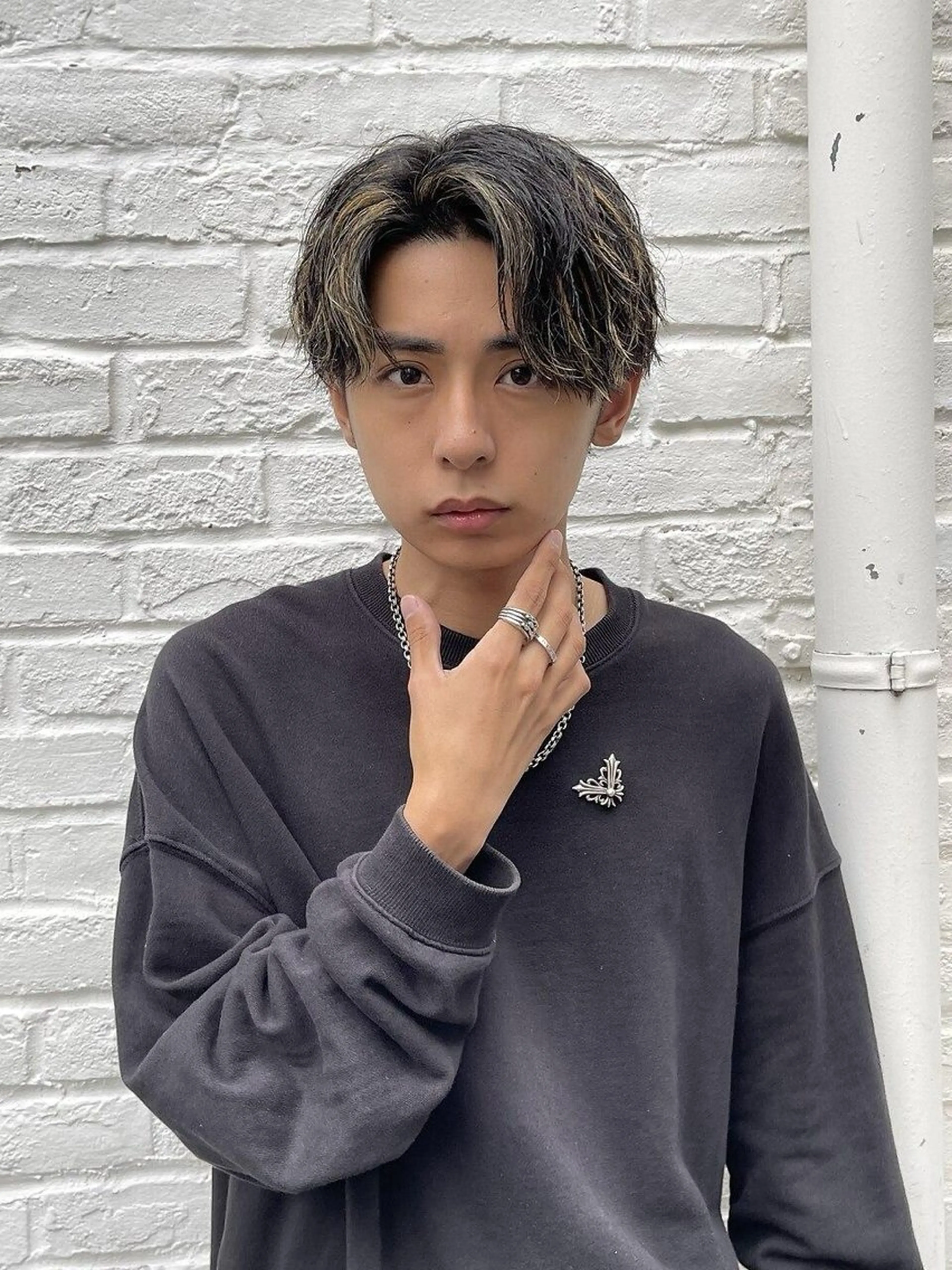 ショート カラー メンズ センターパート コンマヘア フェードカット カルマパーマ マッシュ 11.12月限定割引 fifth前比嘉💥のヘアスタイル