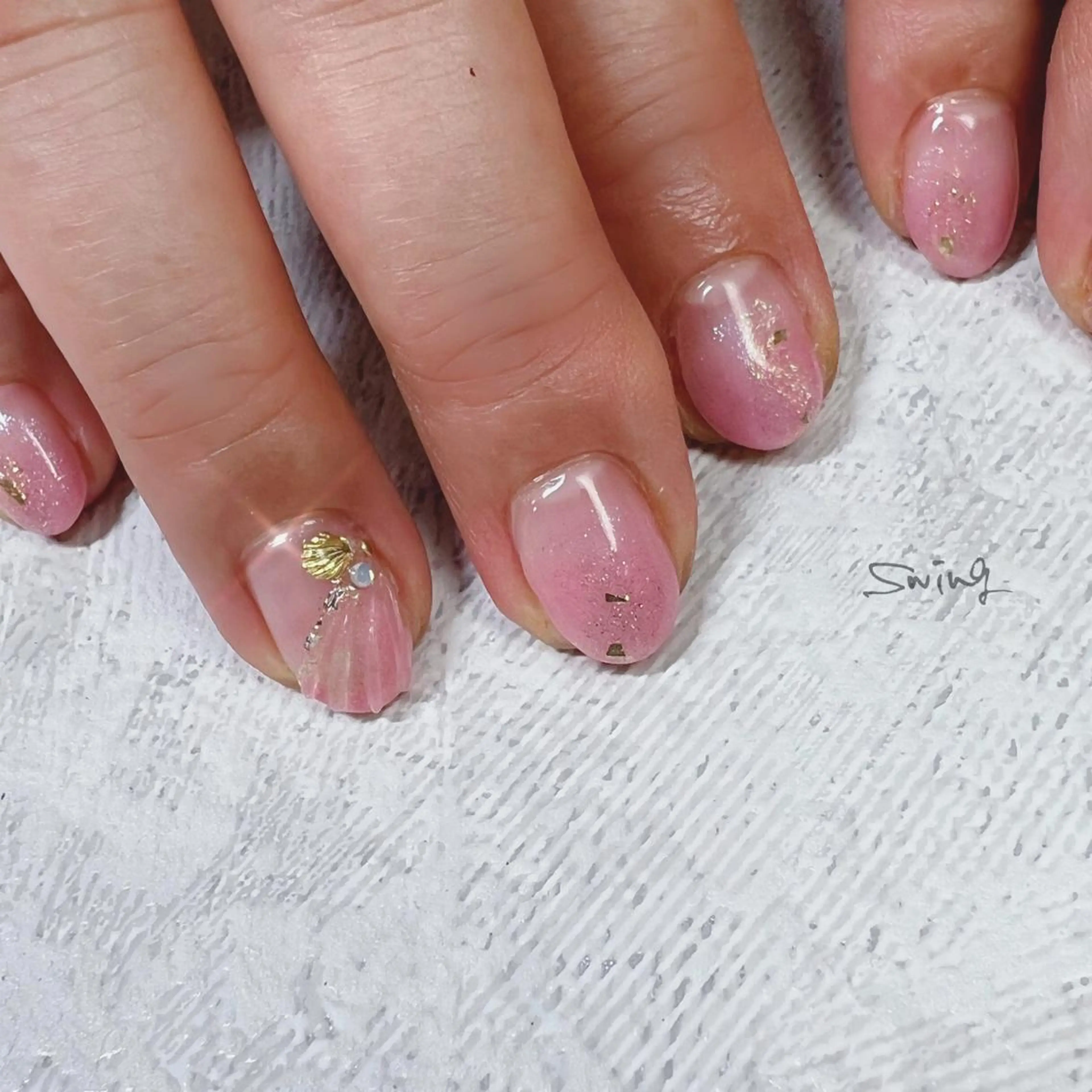 ネイル オフィスネイル SWING Nail Salon所属・Yoshida Takakoのネイルデザイン
