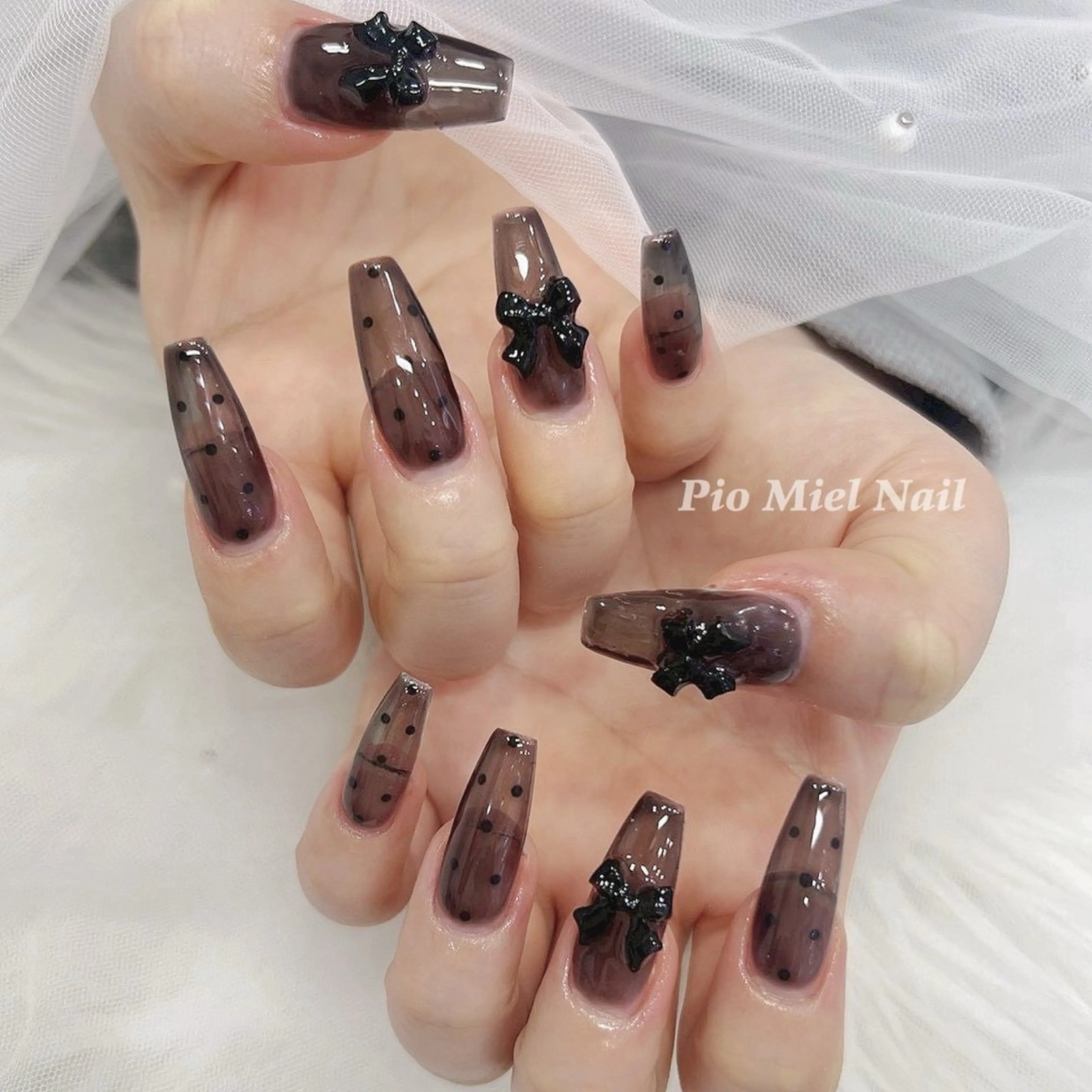 ネイル ブラウン ドット フレンチネイル 韓国ネイル マグネットネイル ハンドネイル HANA 長さだしのネイルデザイン