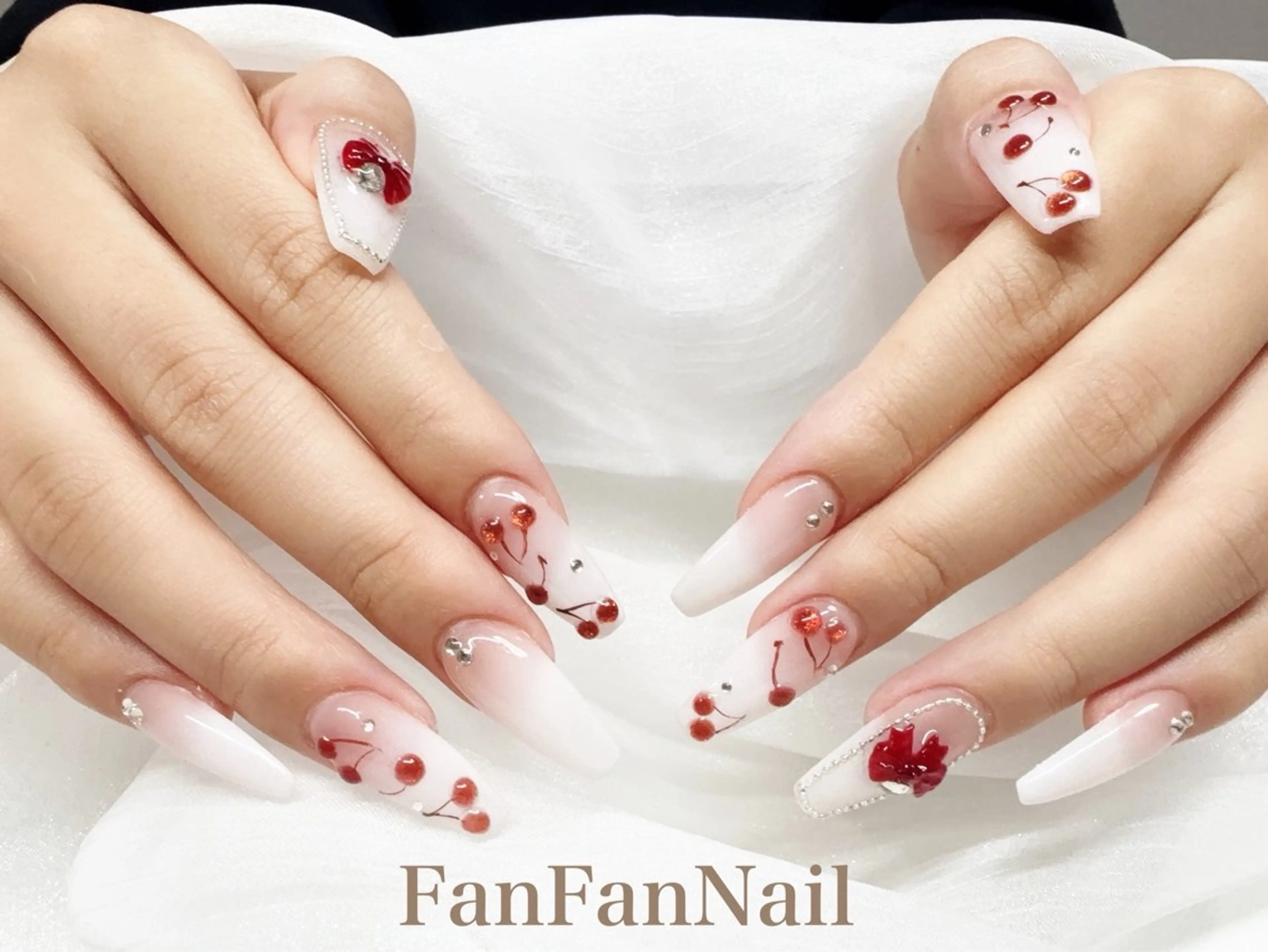 ネイル FanFan 長さ出し専門のネイルデザイン