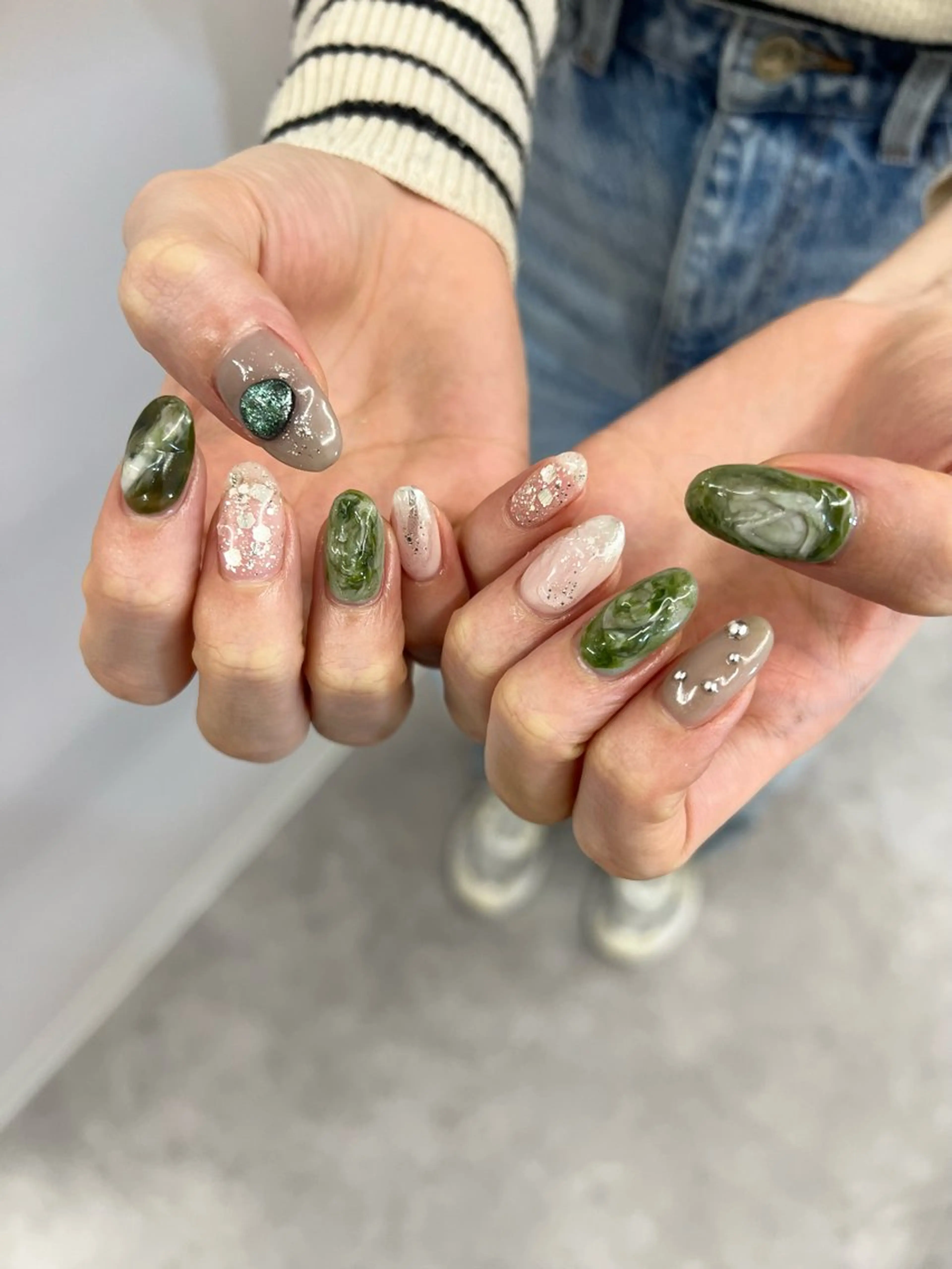ネイル フレンチネイル ジェルネイル グリーン マグネットネイル ニュアンスネイル ハンドネイル ハンドケア Bana_ Nailのネイルデザイン