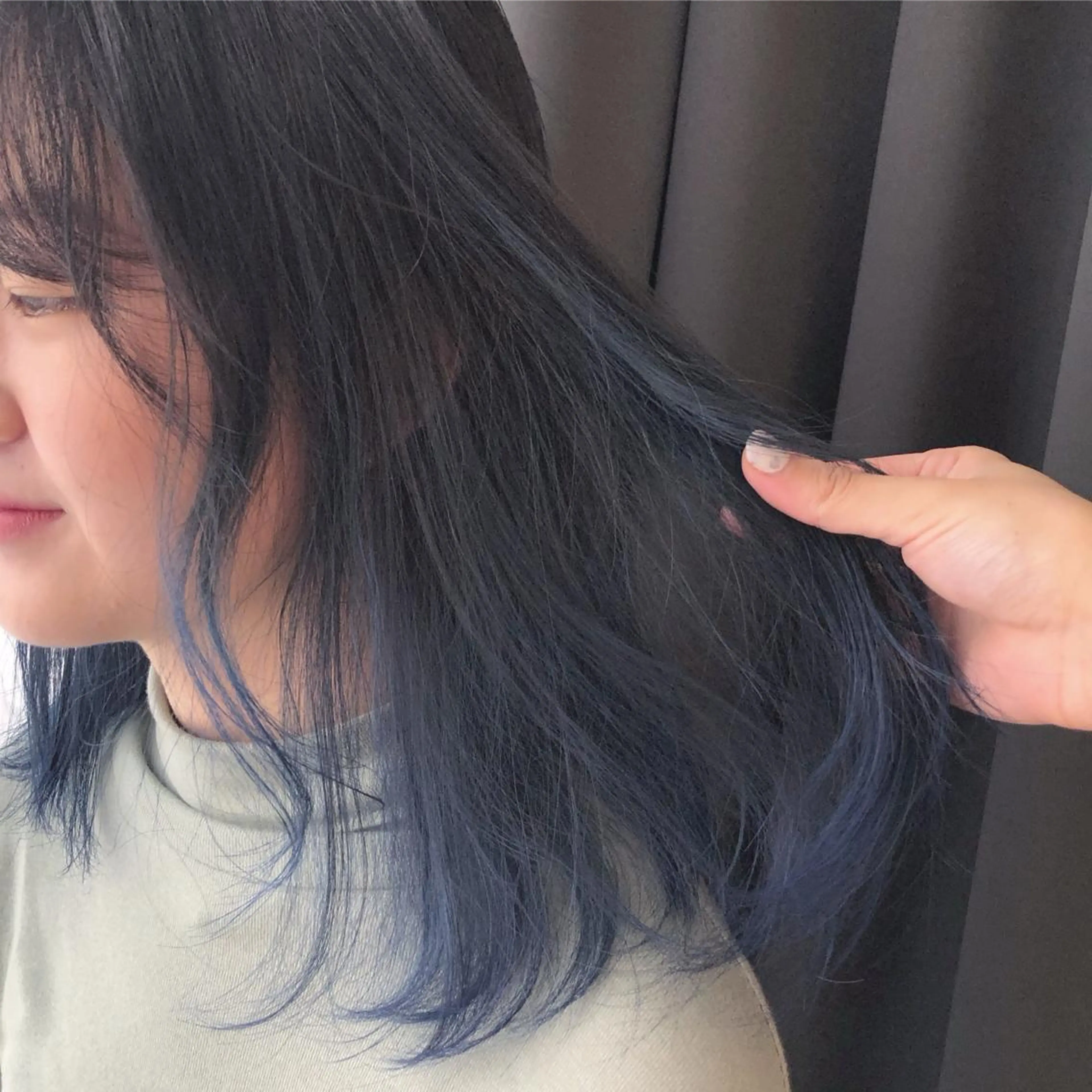 セミロング カラー バレイヤージュ ハイライトカラー ハイライト レイヤーカット ORIKA 美容室のヘアスタイル